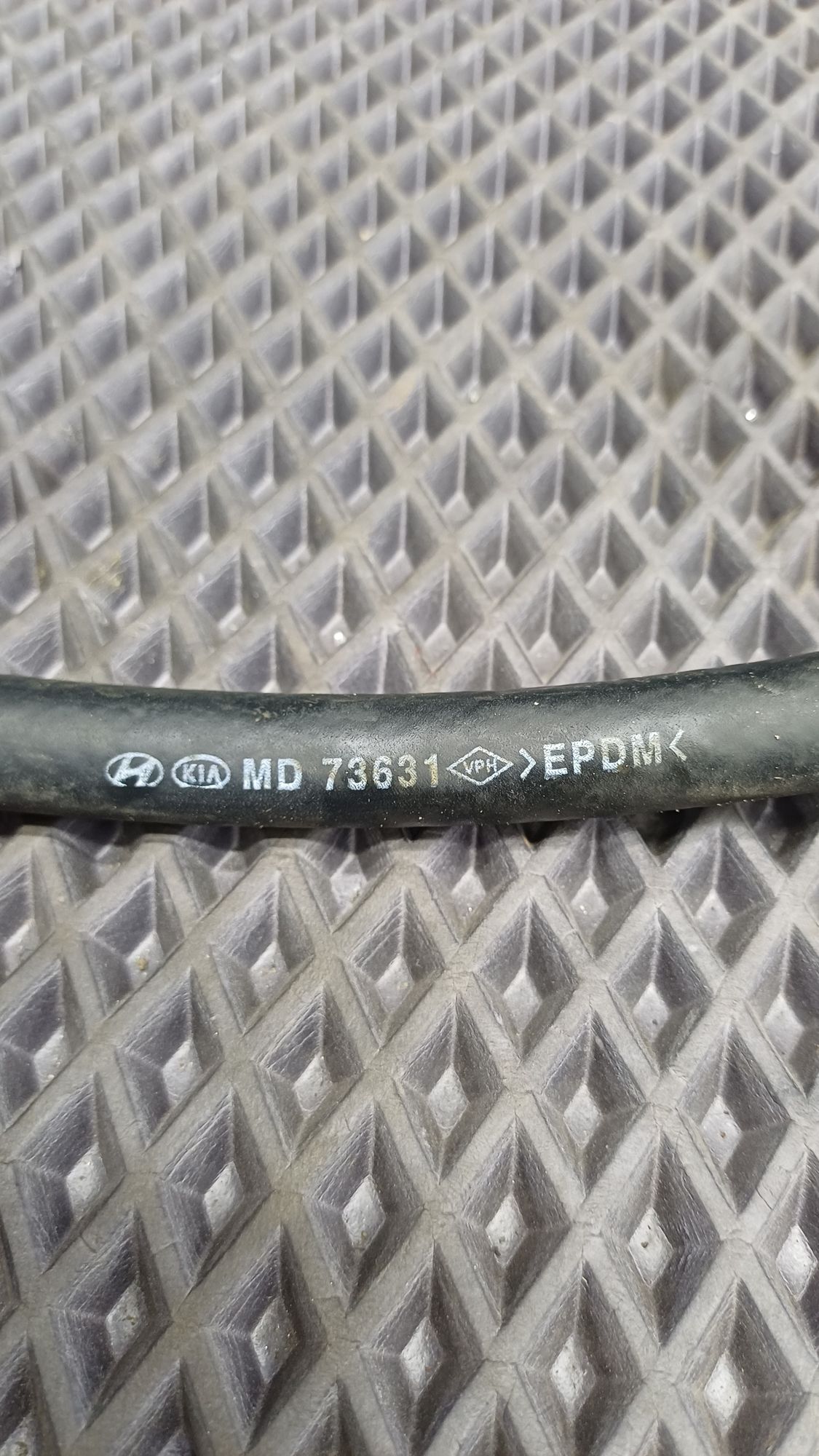 https://ycs.partsauto.market/partsauto-images/thmbs/userImages/c8f07ba63eb5b2f0f6006ea854bf8f7d/part/df094235-dcab-4df7-b72b-bc786daffd78_1774597348592.jpg