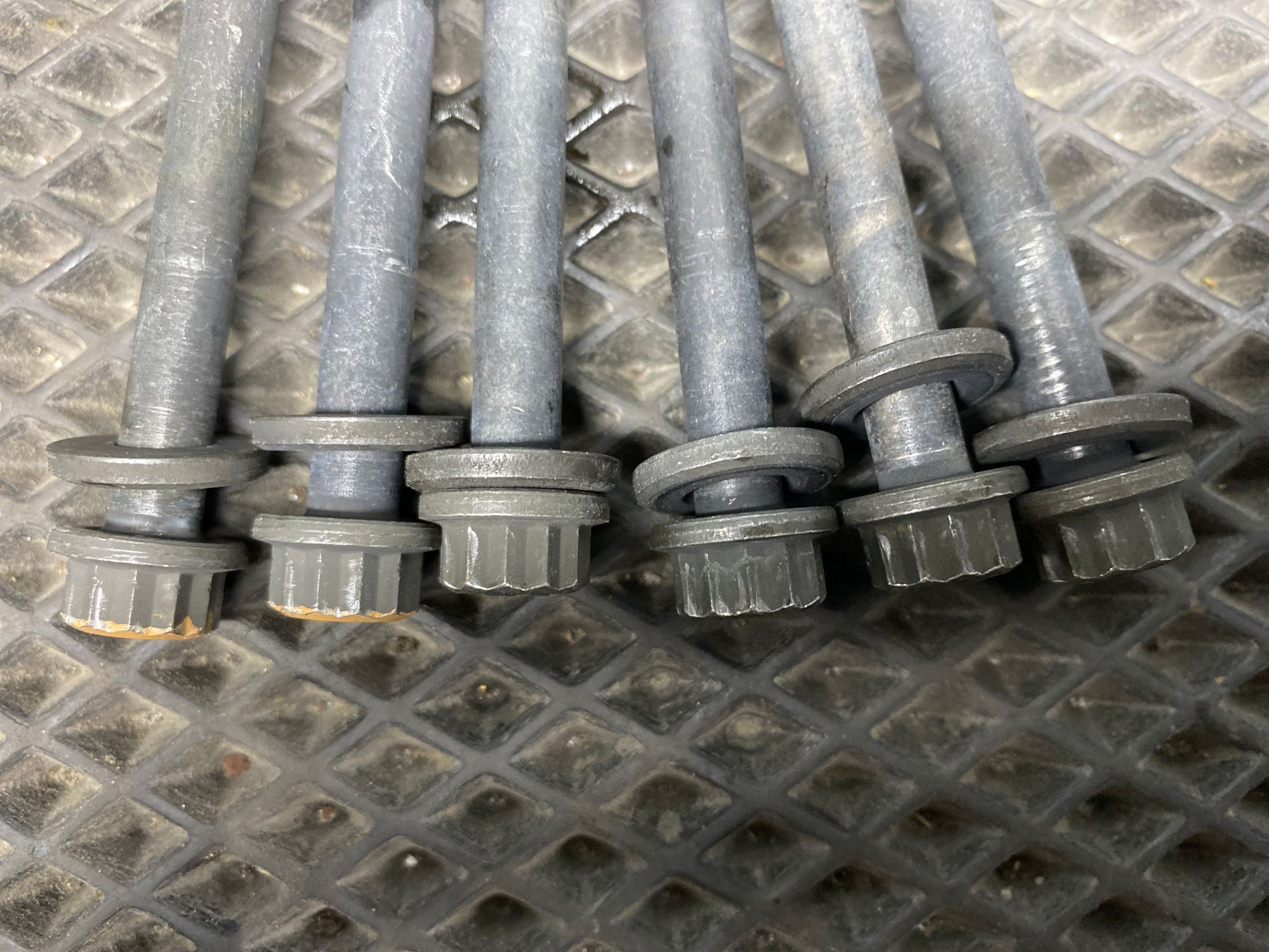 https://ycs.partsauto.market/partsauto-images/thmbs/userImages/c8f07ba63eb5b2f0f6006ea854bf8f7d/part/df1b8a34-b824-4baa-9057-4ce4ea461e28_1777270979538.jpg