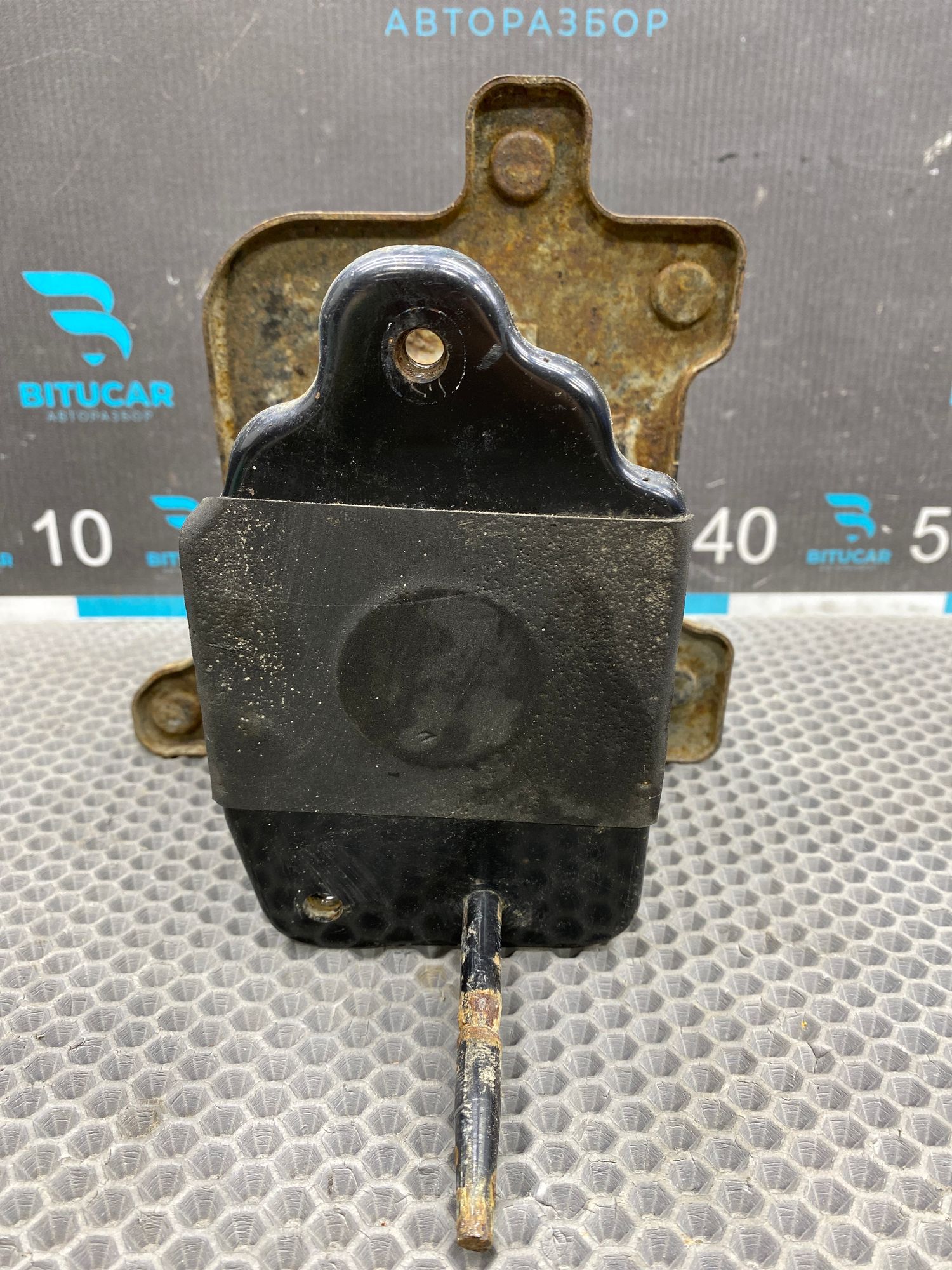 https://ycs.partsauto.market/partsauto-images/thmbs/userImages/c8f07ba63eb5b2f0f6006ea854bf8f7d/part/df7dacf9-22a8-4c67-9ed3-d4bf42808562_1777815630583.jpg