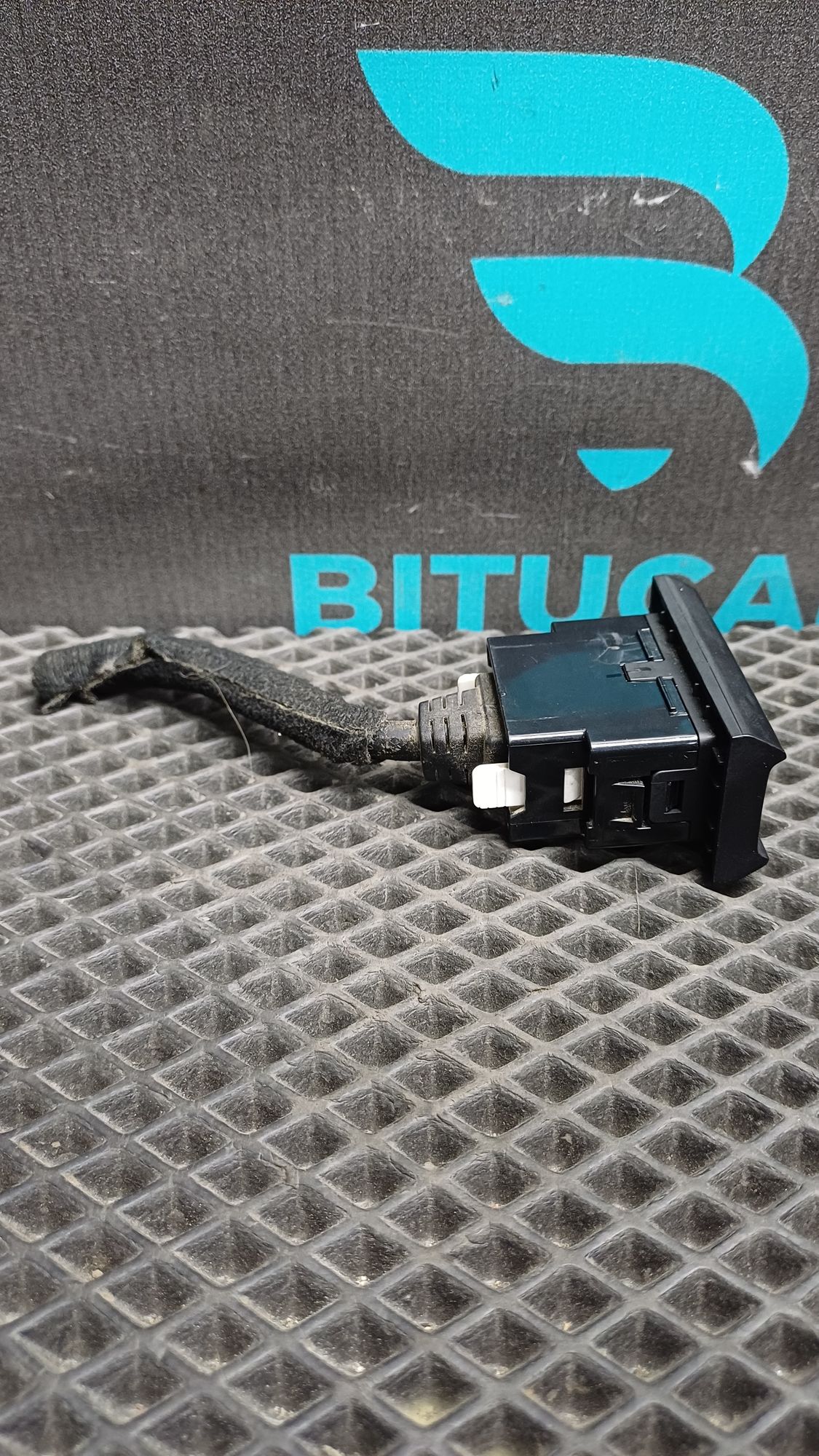 Б/У USB разъем в торпедо Kia Rio 4 (G4FG) 1.6L AT 2021, 1990 рублей, Краснодар