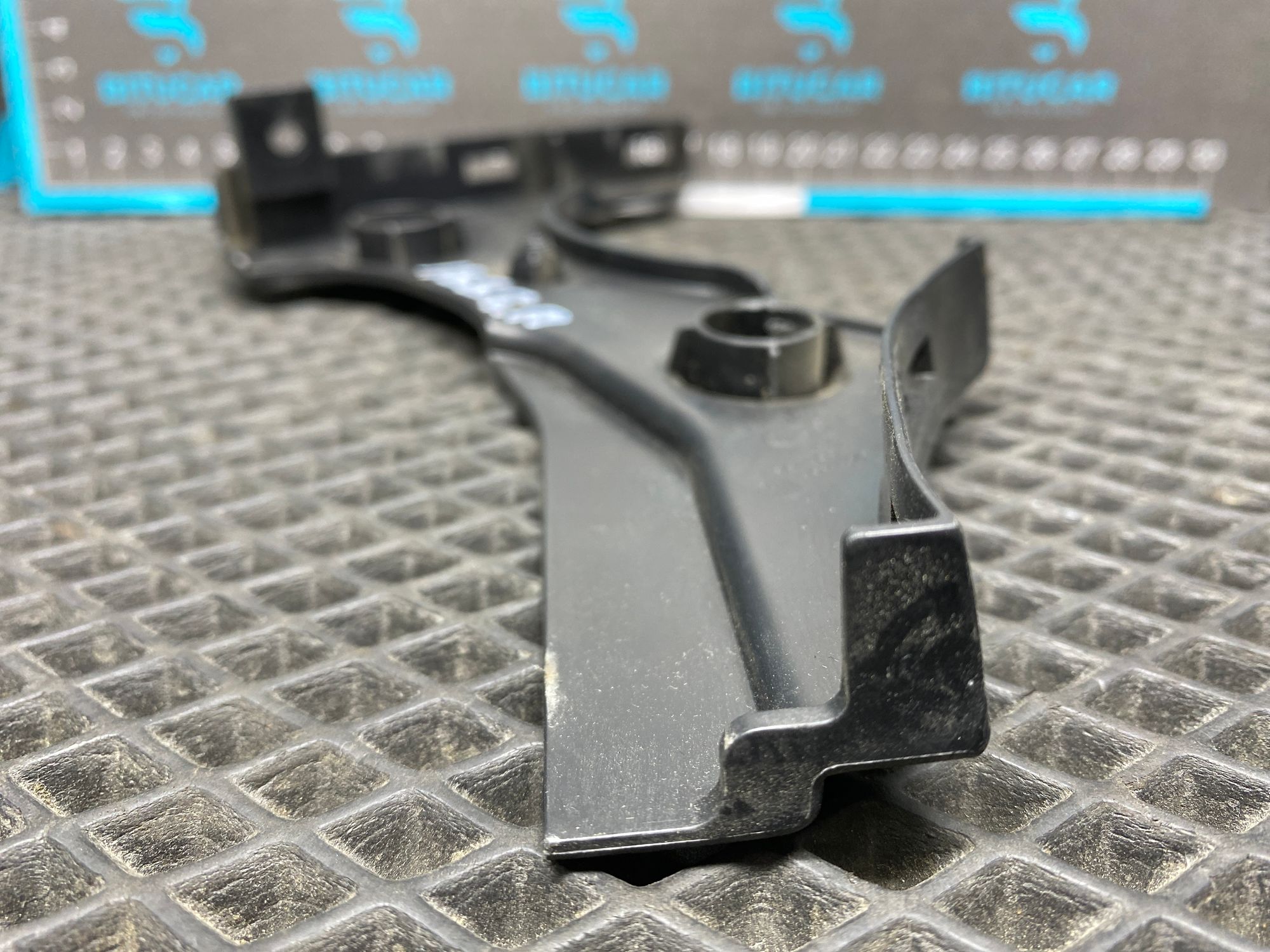 https://ycs.partsauto.market/partsauto-images/thmbs/userImages/c8f07ba63eb5b2f0f6006ea854bf8f7d/part/e0a51b7f-391a-46f6-9ae9-0d6ba4e41c96_1777619263449.jpg