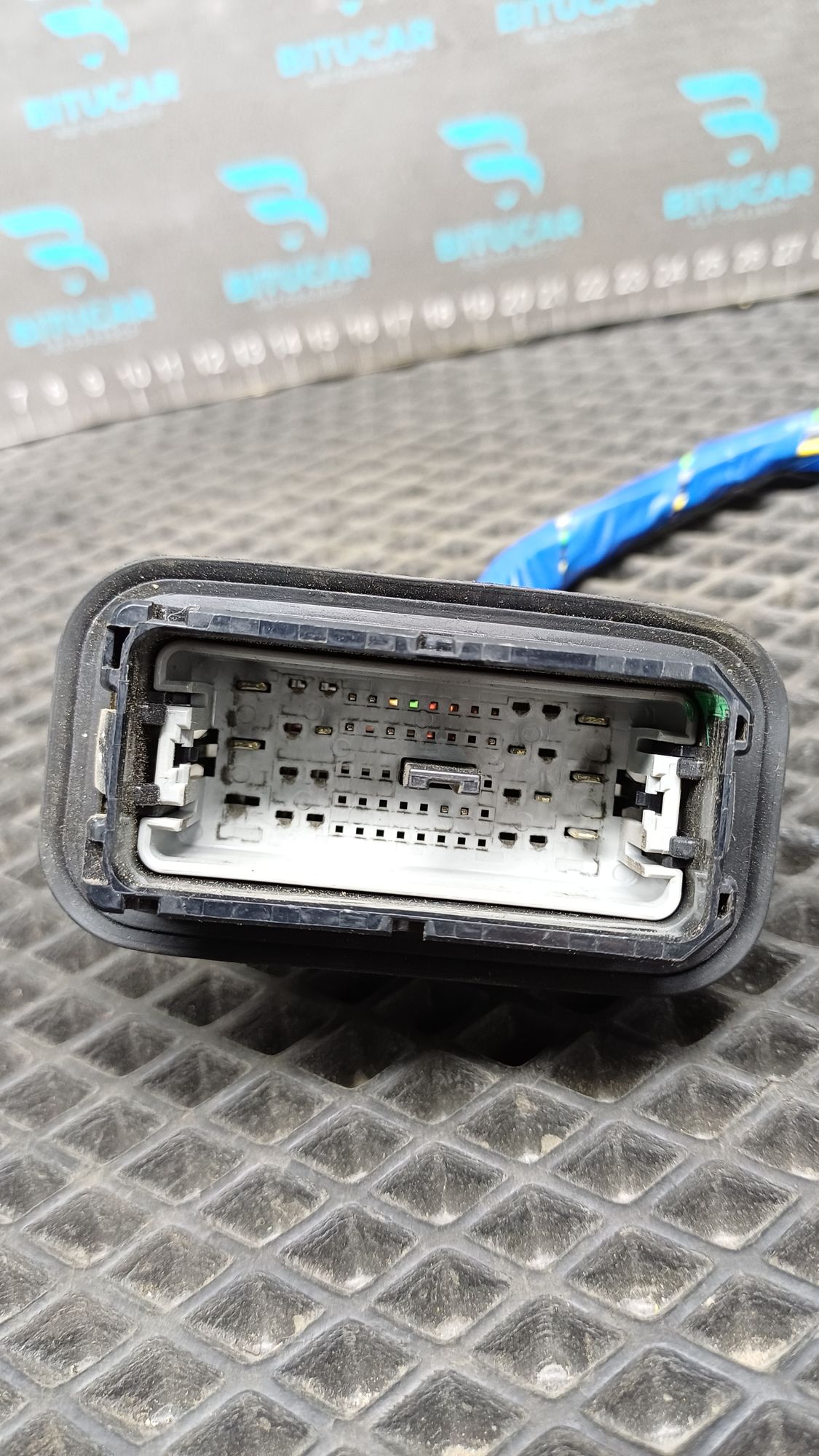 https://ycs.partsauto.market/partsauto-images/thmbs/userImages/c8f07ba63eb5b2f0f6006ea854bf8f7d/part/e0ef39cc-7054-4133-a022-e9f32b61c366_1777531116236.jpg