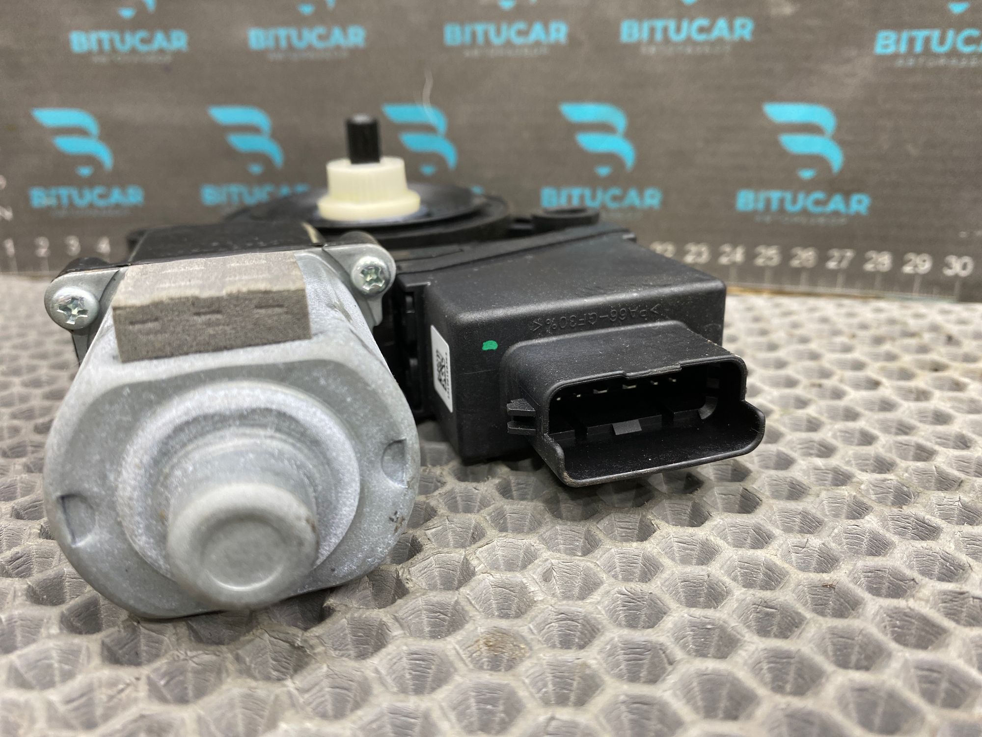 https://ycs.partsauto.market/partsauto-images/thmbs/userImages/c8f07ba63eb5b2f0f6006ea854bf8f7d/part/e12aeb4a-e0db-4ef0-8ad9-48c3aa2ab2e3_1777646250285.jpg