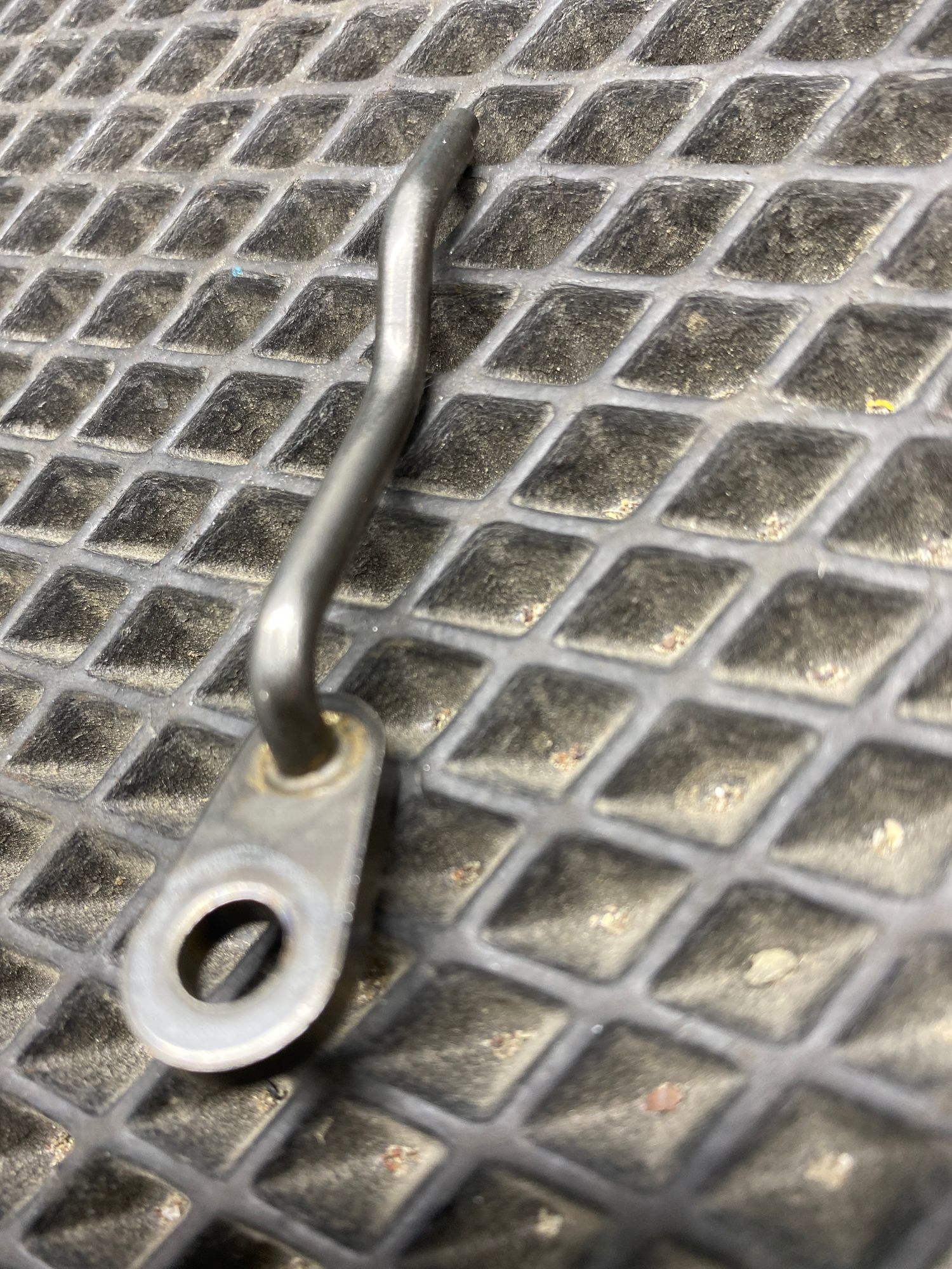 https://ycs.partsauto.market/partsauto-images/thmbs/userImages/c8f07ba63eb5b2f0f6006ea854bf8f7d/part/e18d58d1-9859-4a03-94de-cefbfd1f4c67_1777214495443.jpg