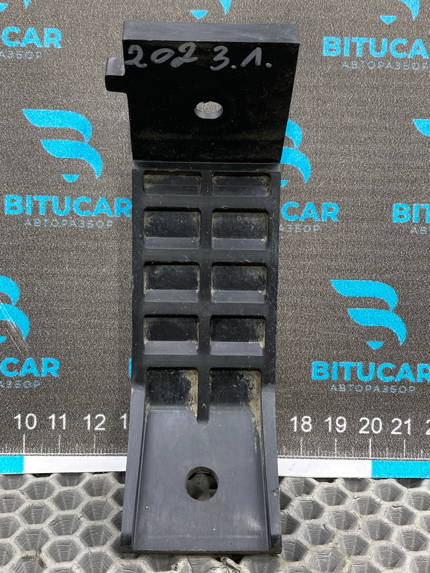 https://ycs.partsauto.market/partsauto-images/thmbs/userImages/c8f07ba63eb5b2f0f6006ea854bf8f7d/part/e1a9246c-3a44-4faf-a174-08ad0ae7dc77_1777817873597.jpg