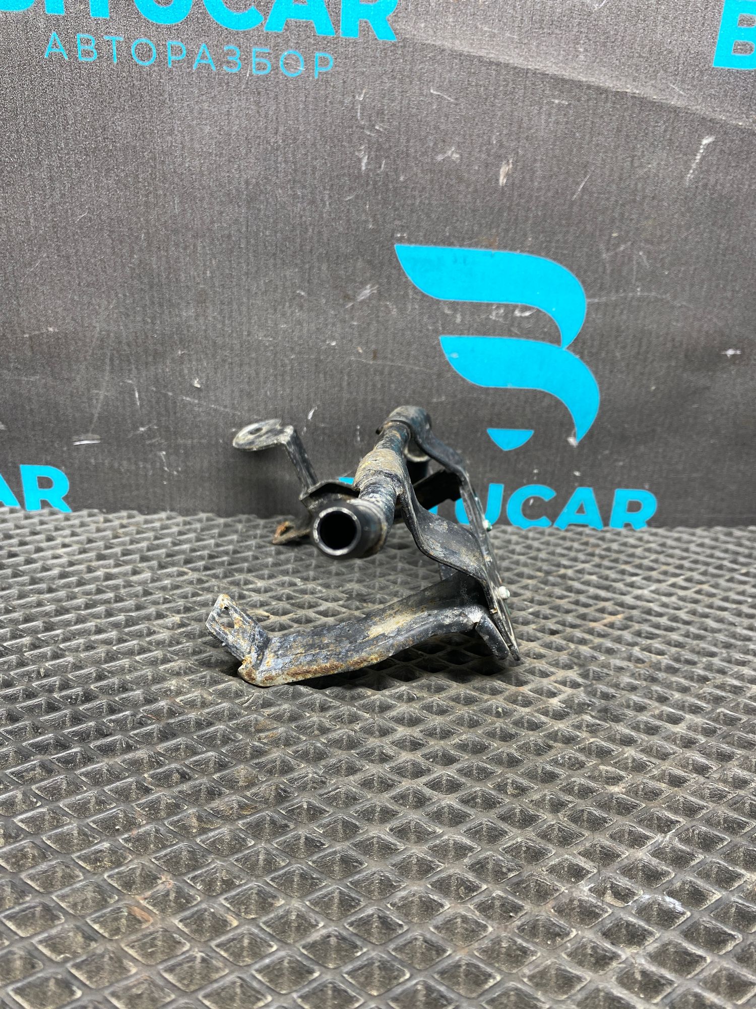 https://ycs.partsauto.market/partsauto-images/thmbs/userImages/c8f07ba63eb5b2f0f6006ea854bf8f7d/part/e1c403fe-46dc-4e1e-b54d-fe6c3e013535_1777117266411.jpg