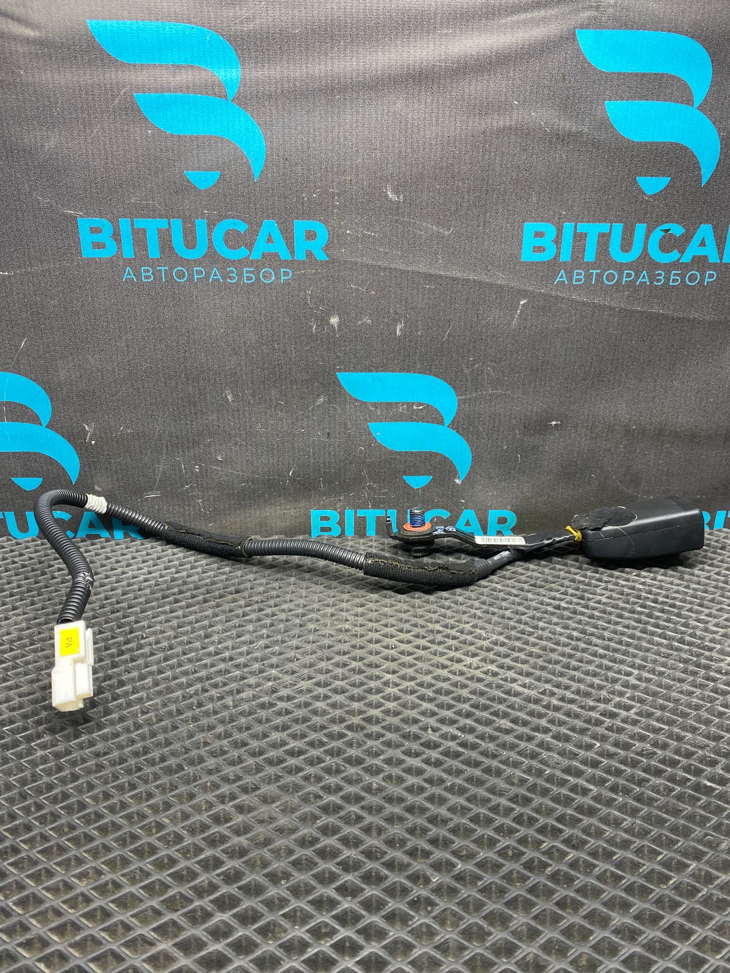 https://ycs.partsauto.market/partsauto-images/thmbs/userImages/c8f07ba63eb5b2f0f6006ea854bf8f7d/part/e1db8125-b14e-4918-9059-e7fc7a778705_1777552348237.jpg