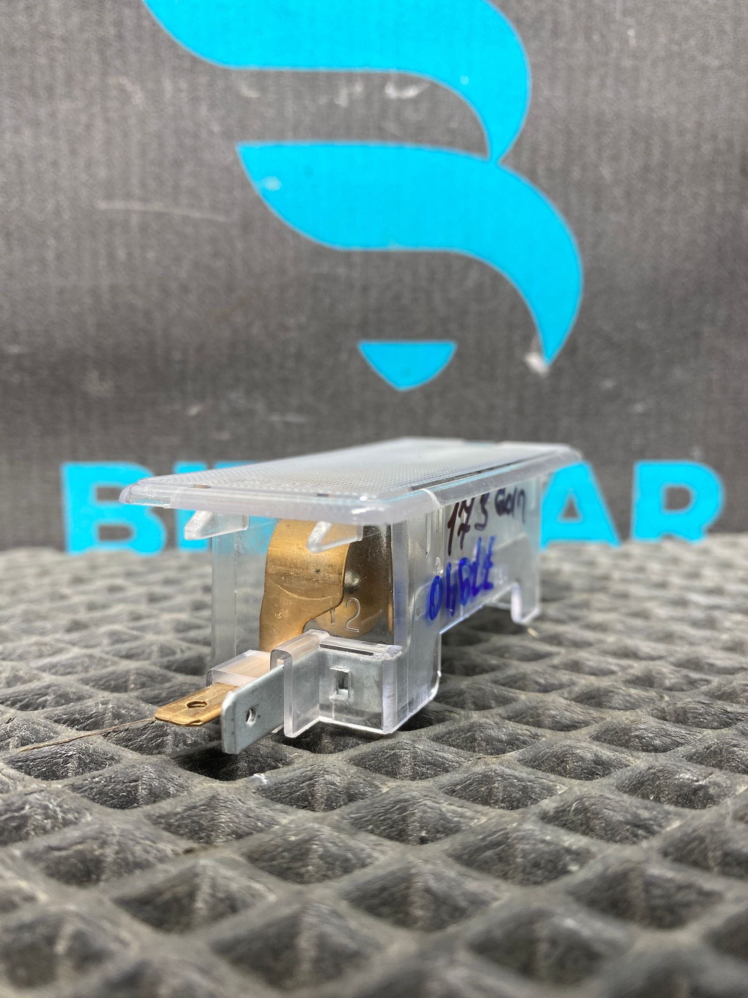 https://ycs.partsauto.market/partsauto-images/thmbs/userImages/c8f07ba63eb5b2f0f6006ea854bf8f7d/part/e24ec9d6-b2bc-4bd2-848e-f6ffe5225529_1776855575314.jpg