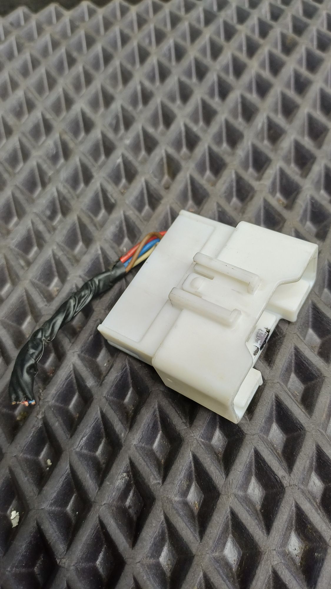 https://ycs.partsauto.market/partsauto-images/thmbs/userImages/c8f07ba63eb5b2f0f6006ea854bf8f7d/part/e263618f-9704-406e-be8e-45fbe56d2297_1774622931477.jpg