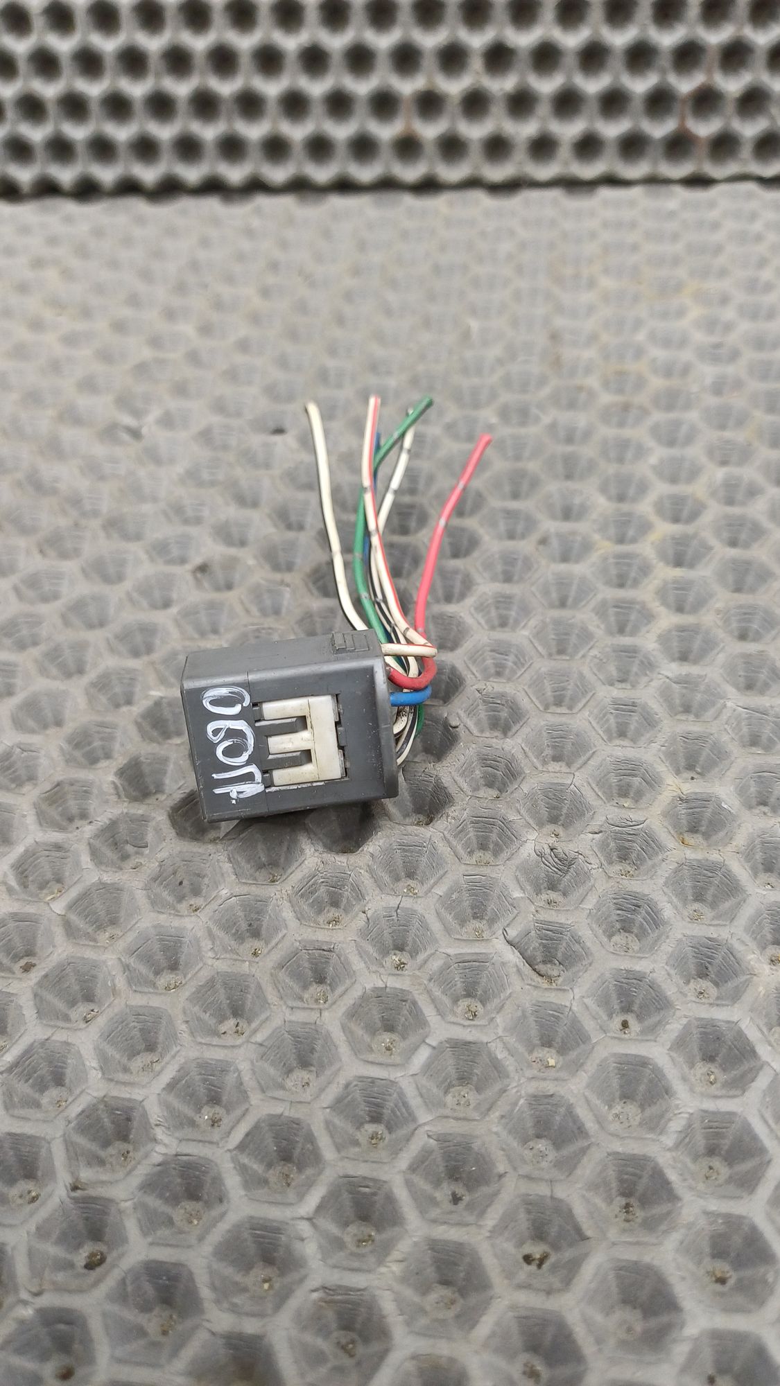 Б/У Фишка кнопки обогрева заднего стекла Toyota CARINA E 6 дорест. 1992—1996 1994 Зеленый, 499 рублей, Краснодар