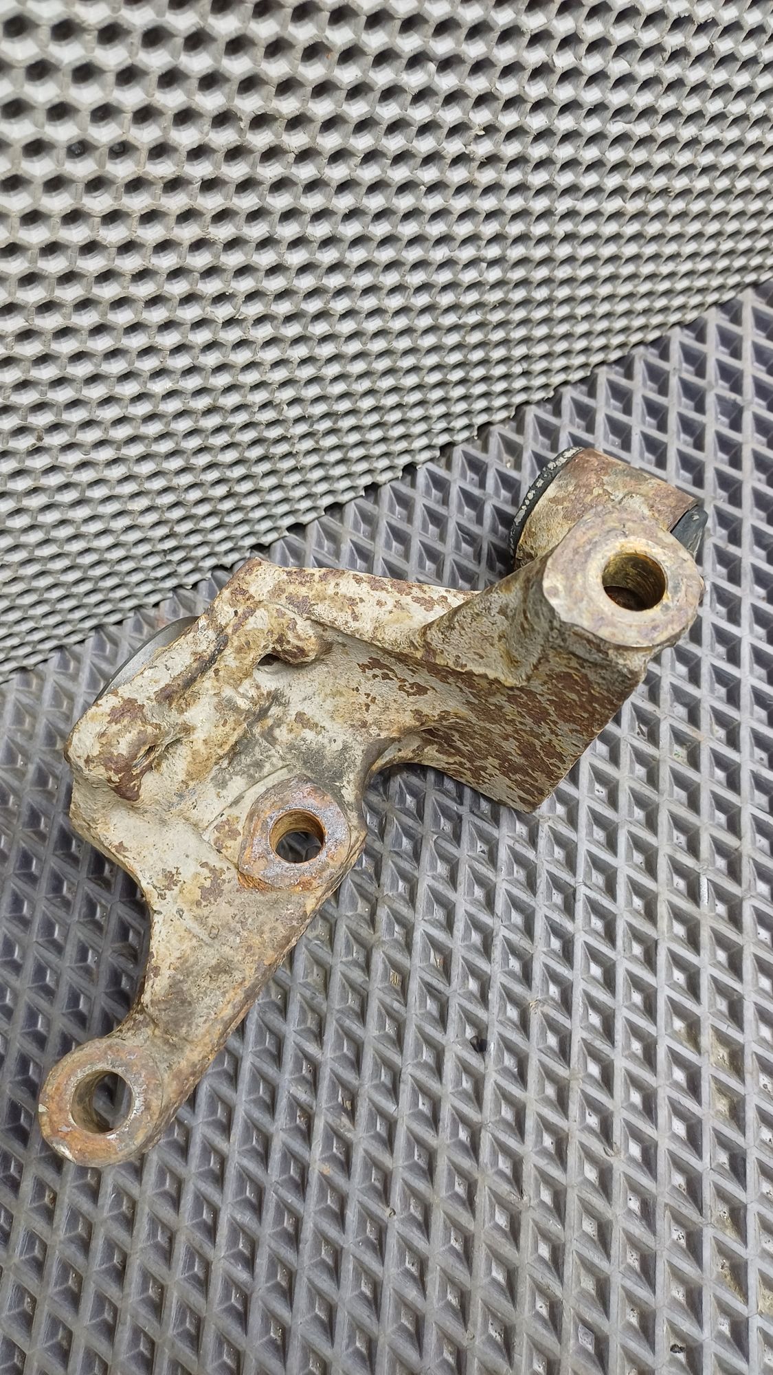 Б/У Поворотный кулак задний правый Toyota CARINA E 6 дорест. 1992—1996 1994 Зеленый, 1990 рублей, Краснодар