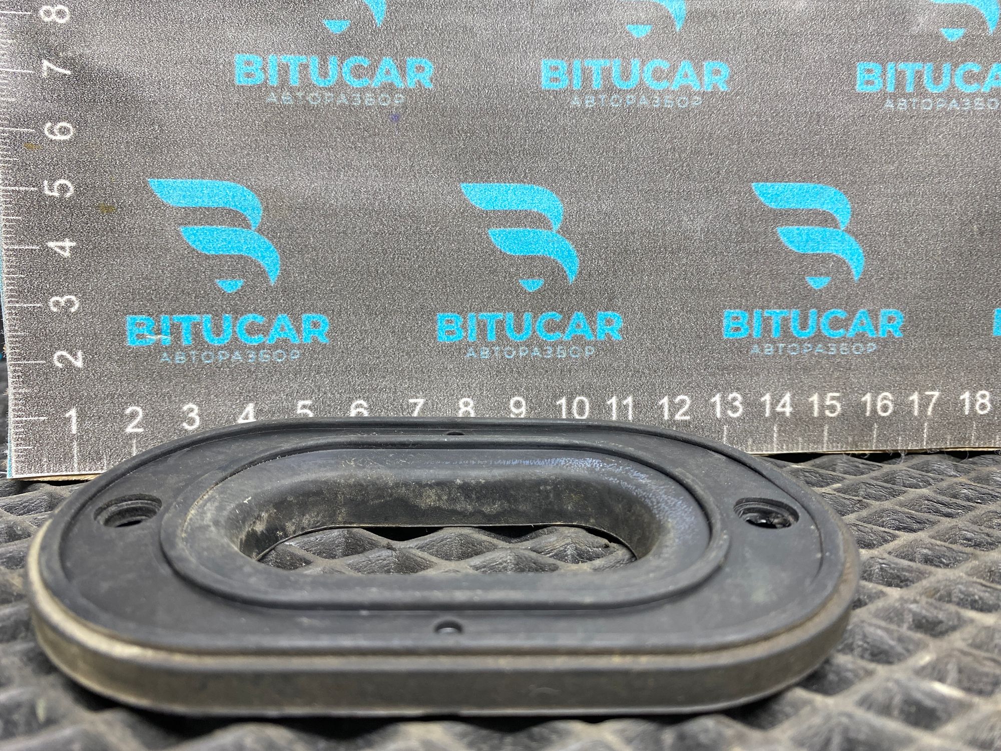 https://ycs.partsauto.market/partsauto-images/thmbs/userImages/c8f07ba63eb5b2f0f6006ea854bf8f7d/part/e38bf96a-e8bb-452b-a435-ee5c18493a42_1777458610002.jpg