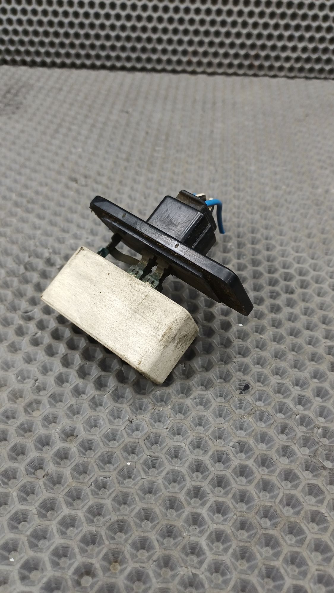 Б/У Резистор отопителя Toyota CARINA E 6 дорест. 1992—1996 1994 Зеленый, 990 рублей, Краснодар