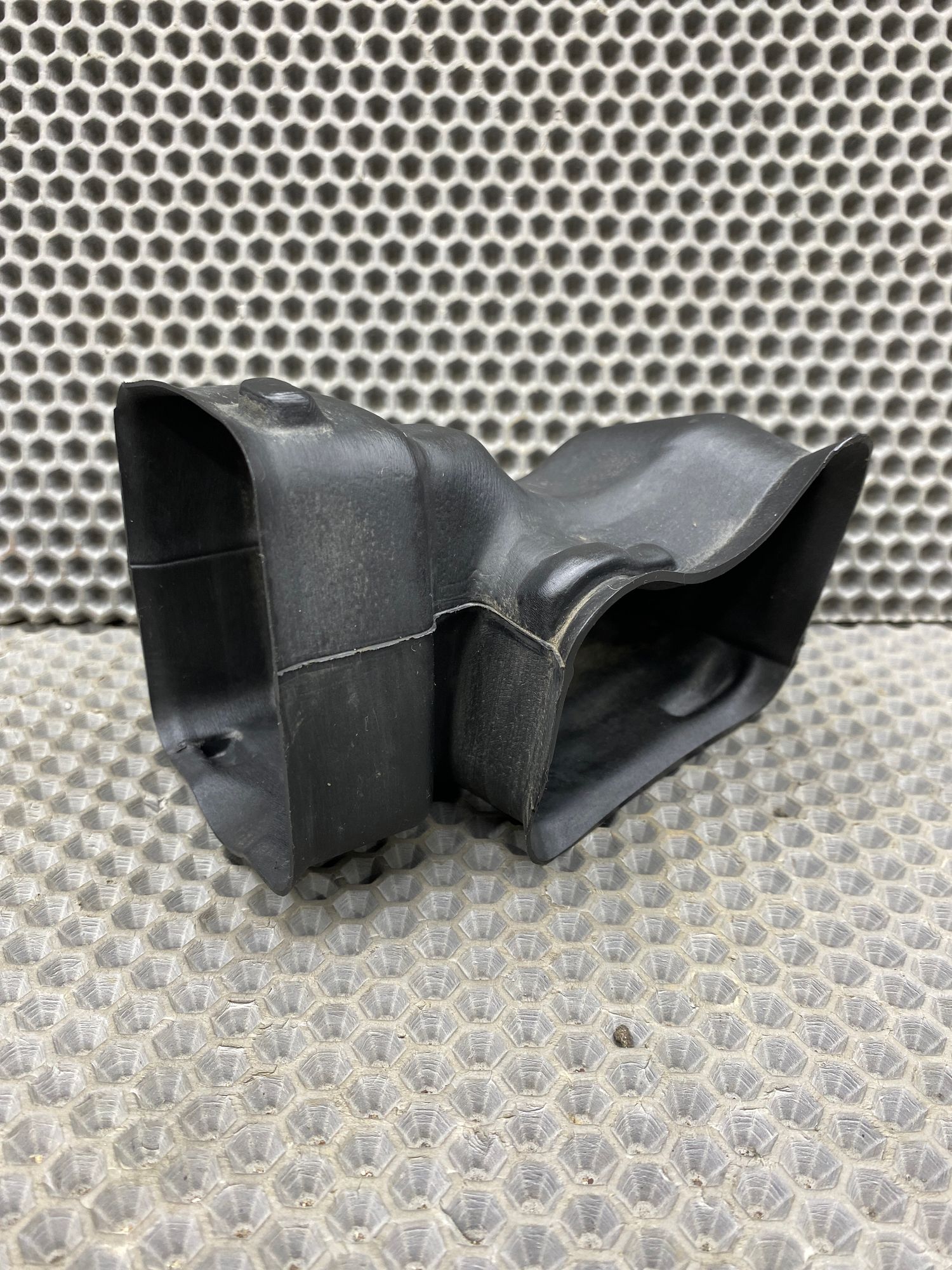 Б/У Воздуховод торпедо левый Toyota CARINA E 6 дорест. 1992—1996 1994 Зеленый, 399 рублей, Краснодар