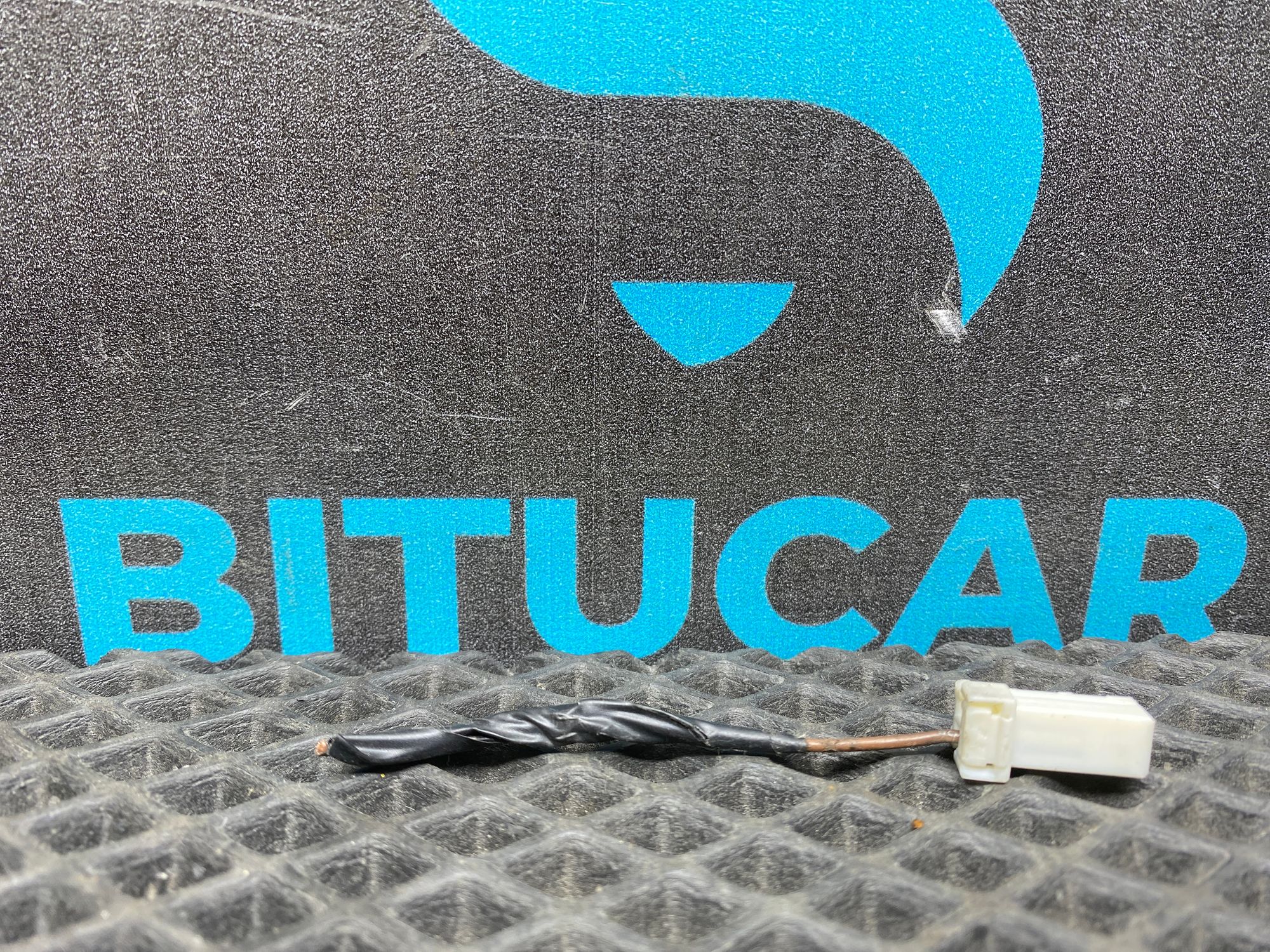 https://ycs.partsauto.market/partsauto-images/thmbs/userImages/c8f07ba63eb5b2f0f6006ea854bf8f7d/part/e4293111-8702-427e-855c-6ad695243279_1776947358380.jpg