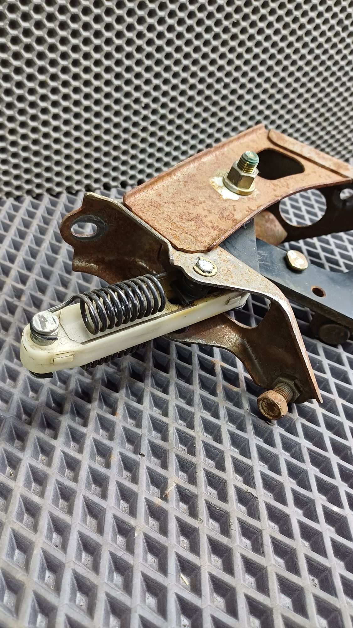 Б/У Педаль сцепления Toyota CARINA E 6 дорест. 1992—1996 1994 Зеленый, 1290 рублей, Краснодар