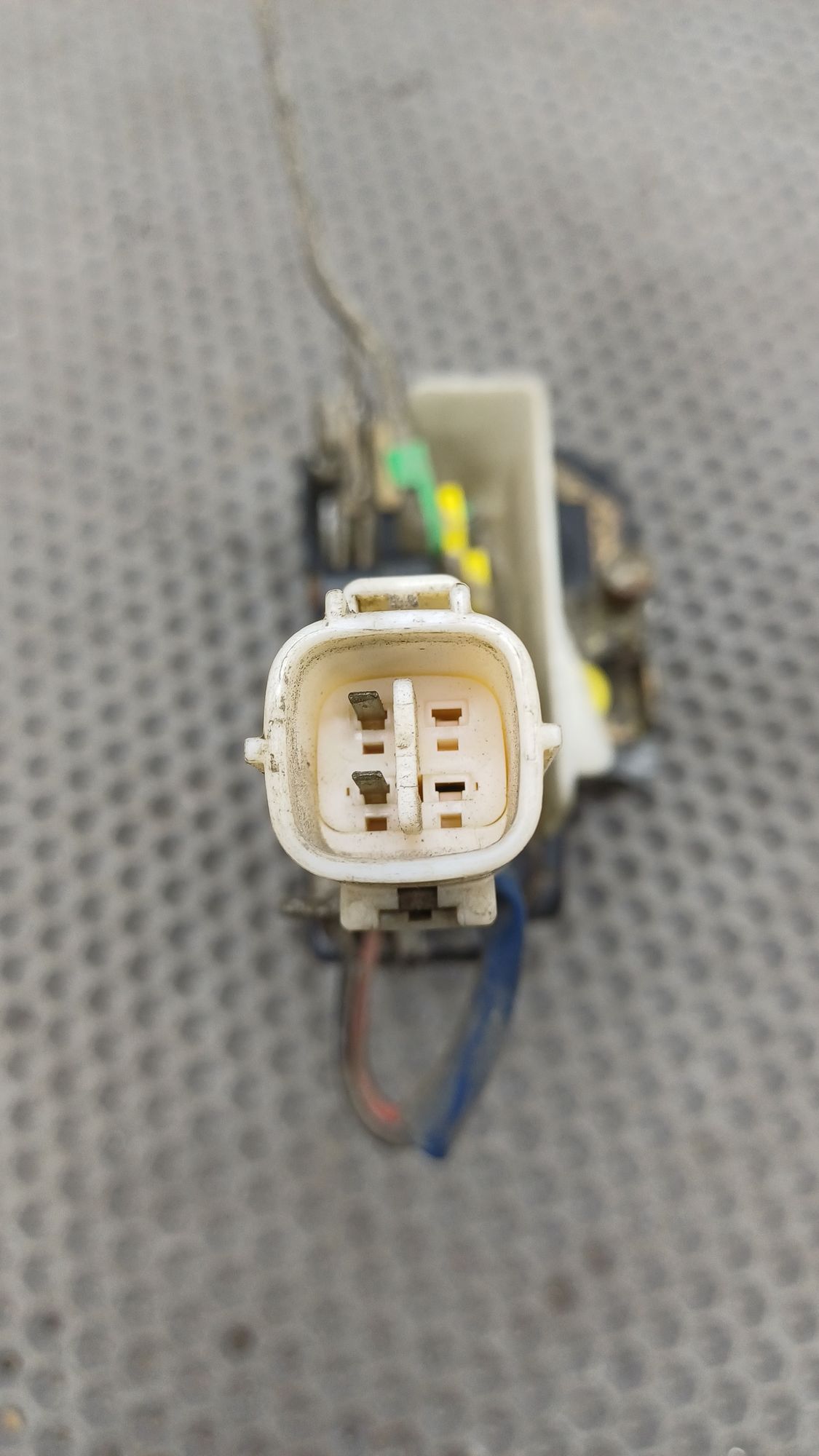 Б/У Замок двери левой задней Toyota CARINA E 6 дорест. 1992—1996 1994 Зеленый, 990 рублей, Краснодар