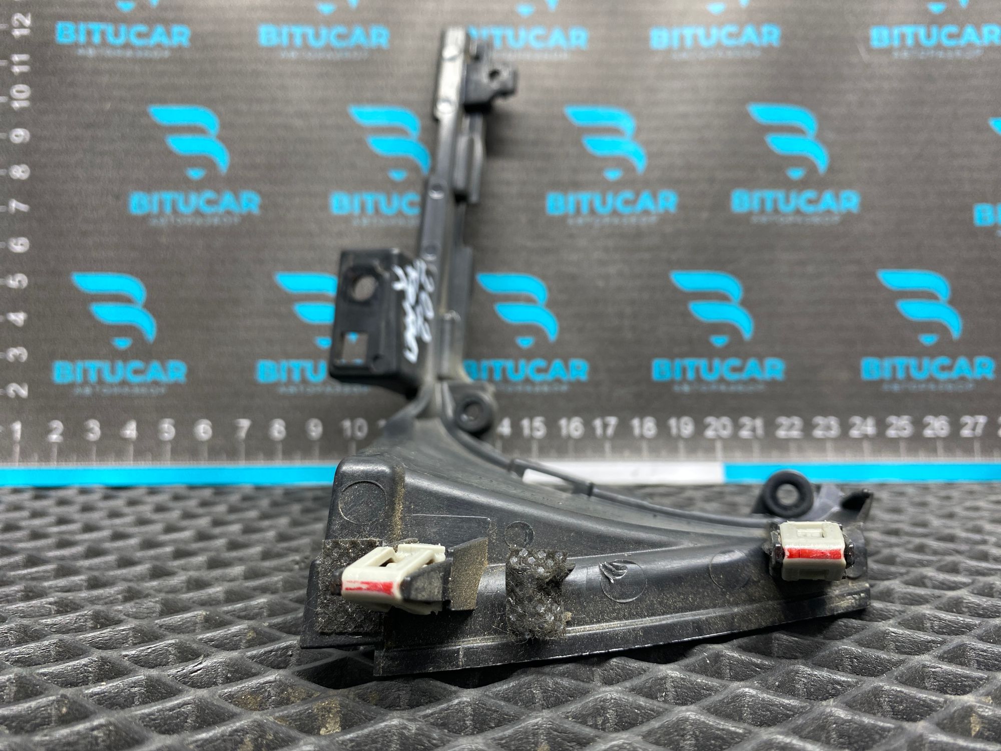 https://ycs.partsauto.market/partsauto-images/thmbs/userImages/c8f07ba63eb5b2f0f6006ea854bf8f7d/part/e4e9f733-b309-4c49-8396-ef5c965be81e_1777723089727.jpg