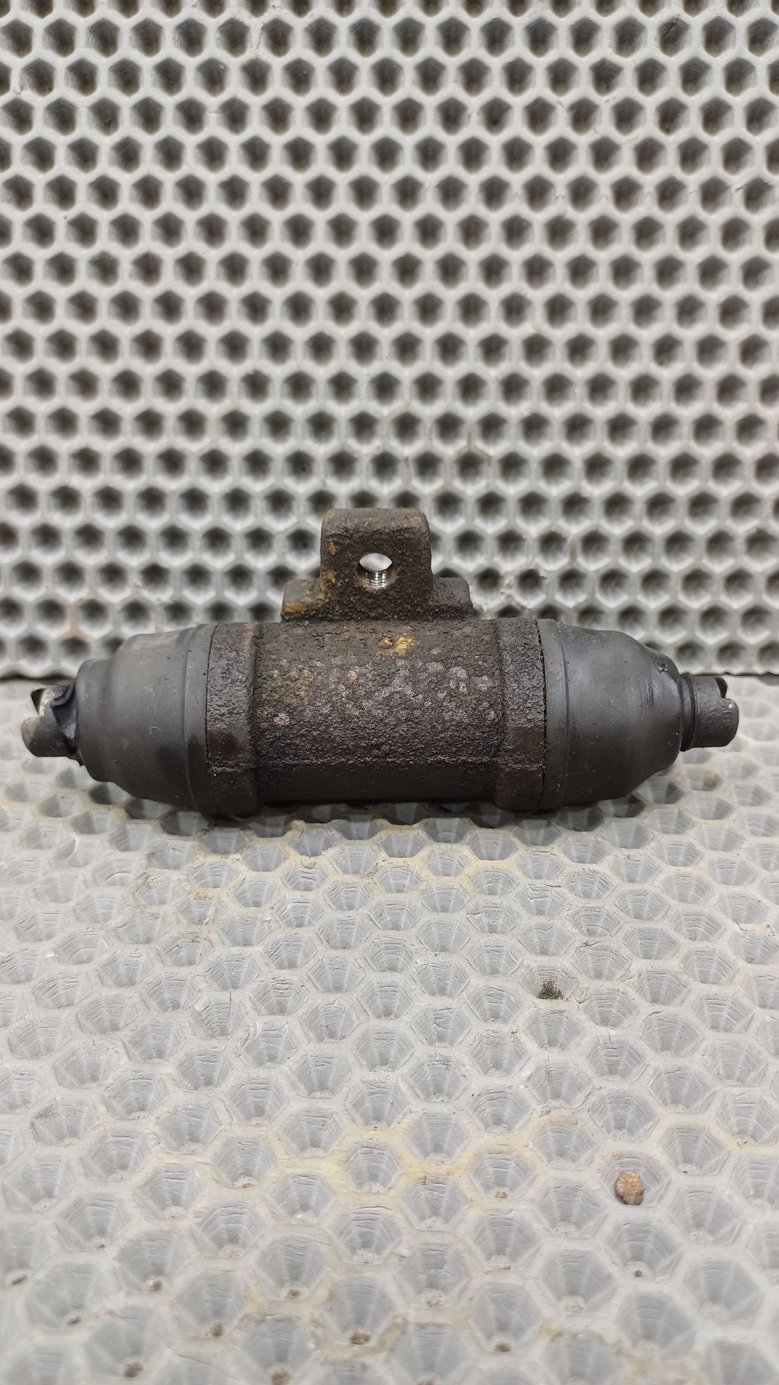 Б/У Цилиндр тормозной задний левый Volkswagen Transporter T4 4 дорест. 1990—2003 1993 синий, 790 рублей, Краснодар