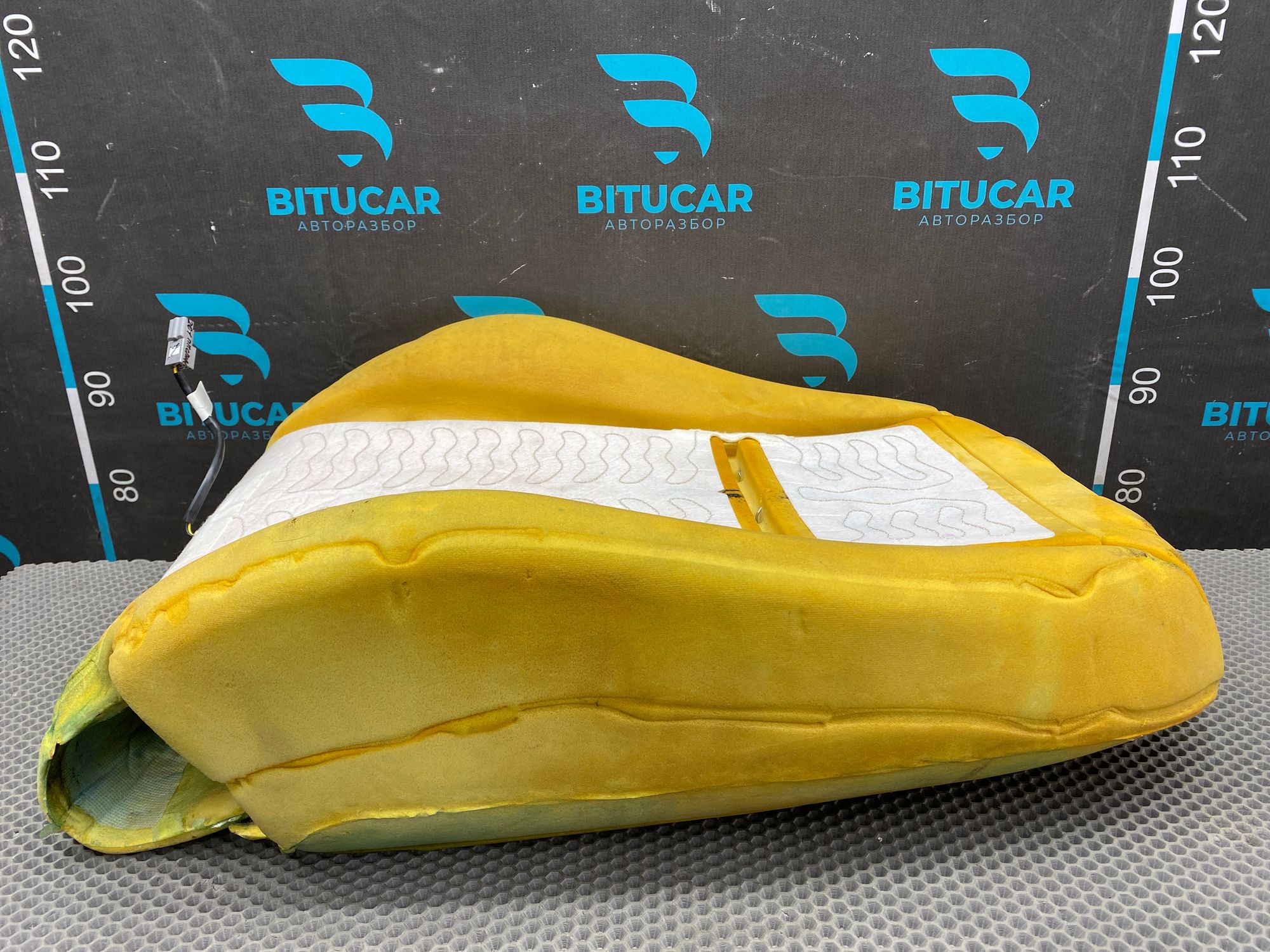 https://ycs.partsauto.market/partsauto-images/thmbs/userImages/c8f07ba63eb5b2f0f6006ea854bf8f7d/part/e5104635-e344-452c-8038-346a76e70902_1777039539772.jpg