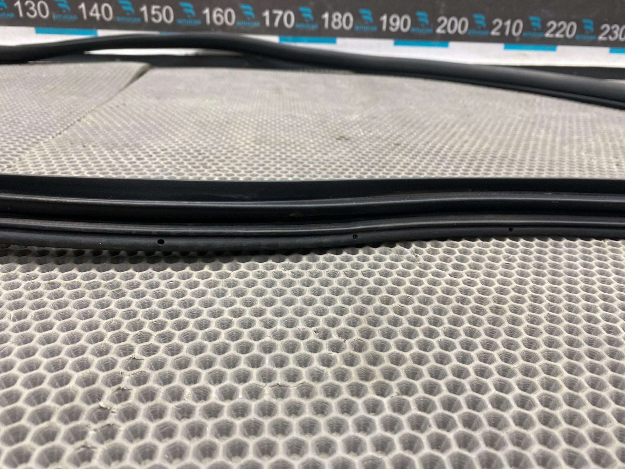 Б/У Уплотнитель двери задней правой Kia Optima IV JF (G4KJ) 2.4L AT 2019 GT-Line, 1490 рублей, Краснодар