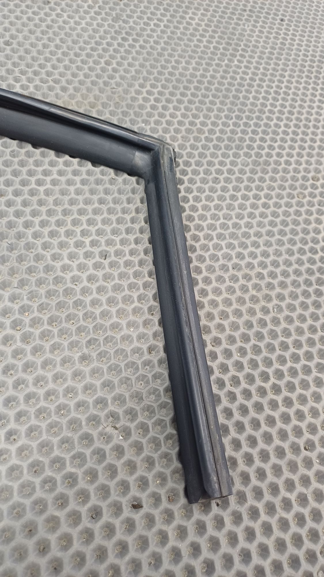 https://ycs.partsauto.market/partsauto-images/thmbs/userImages/c8f07ba63eb5b2f0f6006ea854bf8f7d/part/e625ce46-bf2c-4e89-a2fb-01079127b5a4_1777208578999.jpg