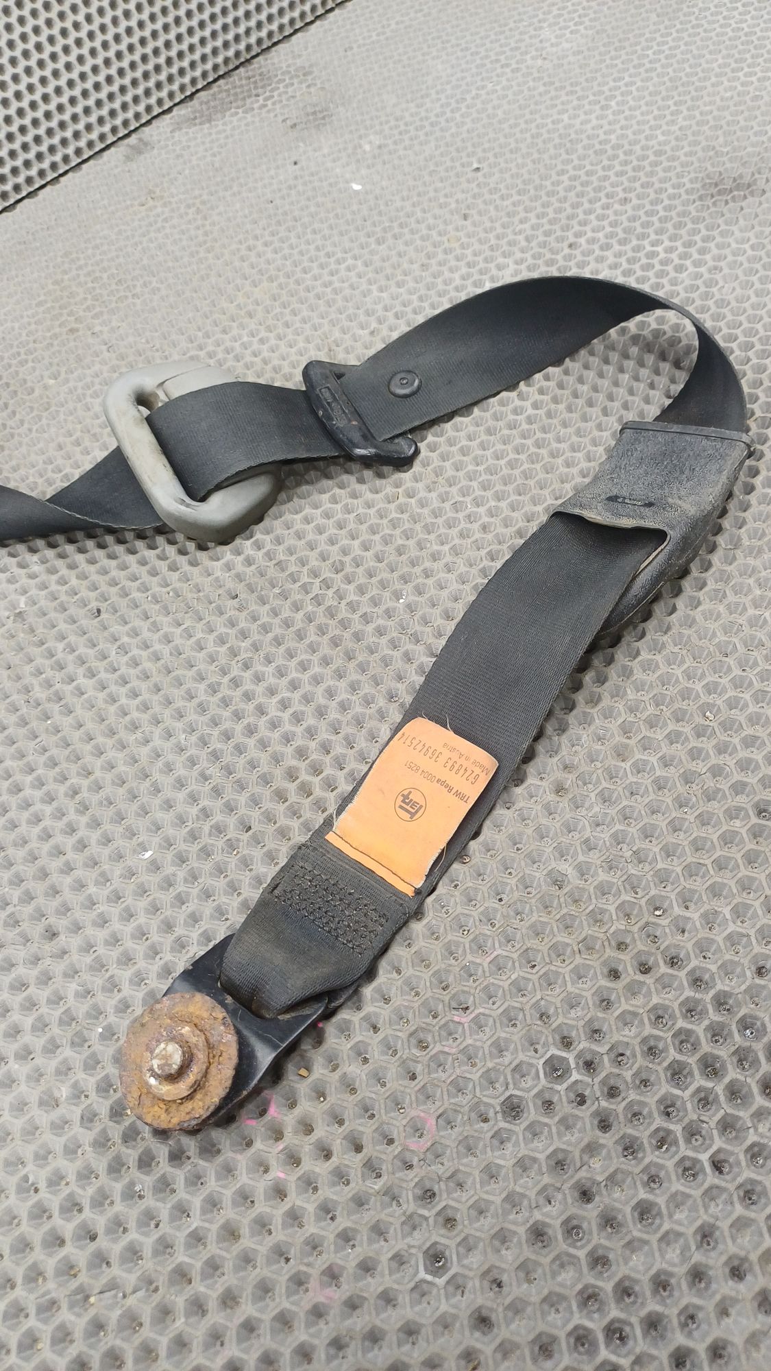 https://ycs.partsauto.market/partsauto-images/thmbs/userImages/c8f07ba63eb5b2f0f6006ea854bf8f7d/part/e6ab33a0-d70d-4ce7-8ee3-47d343f9243d_1774346972193.jpg