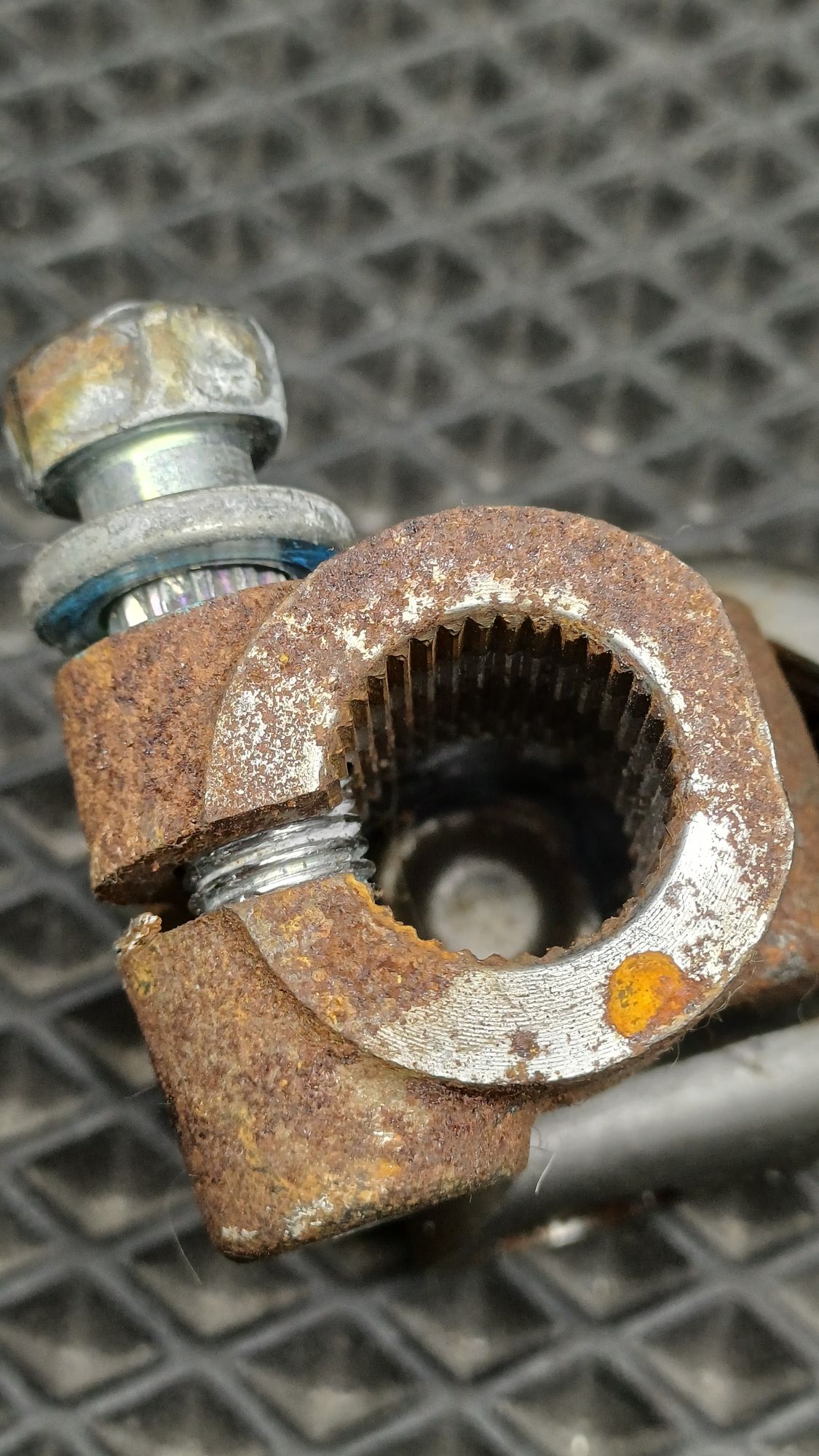 https://ycs.partsauto.market/partsauto-images/thmbs/userImages/c8f07ba63eb5b2f0f6006ea854bf8f7d/part/e730559d-0ba9-4288-91f5-2a978ab84210_1776869117620.jpg