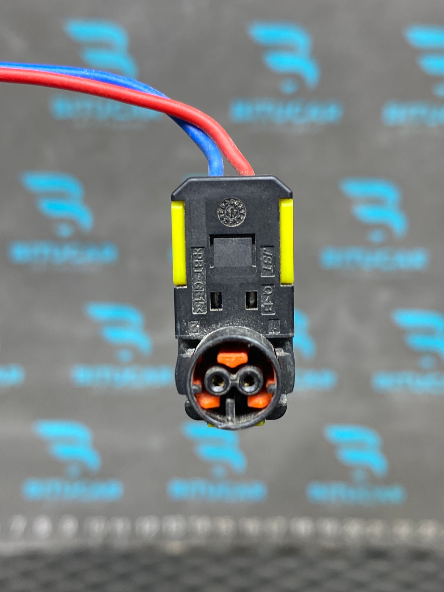 https://ycs.partsauto.market/partsauto-images/thmbs/userImages/c8f07ba63eb5b2f0f6006ea854bf8f7d/part/e768a586-d3fc-44a2-bc9f-da6cb161c2c5_1777472554564.jpg