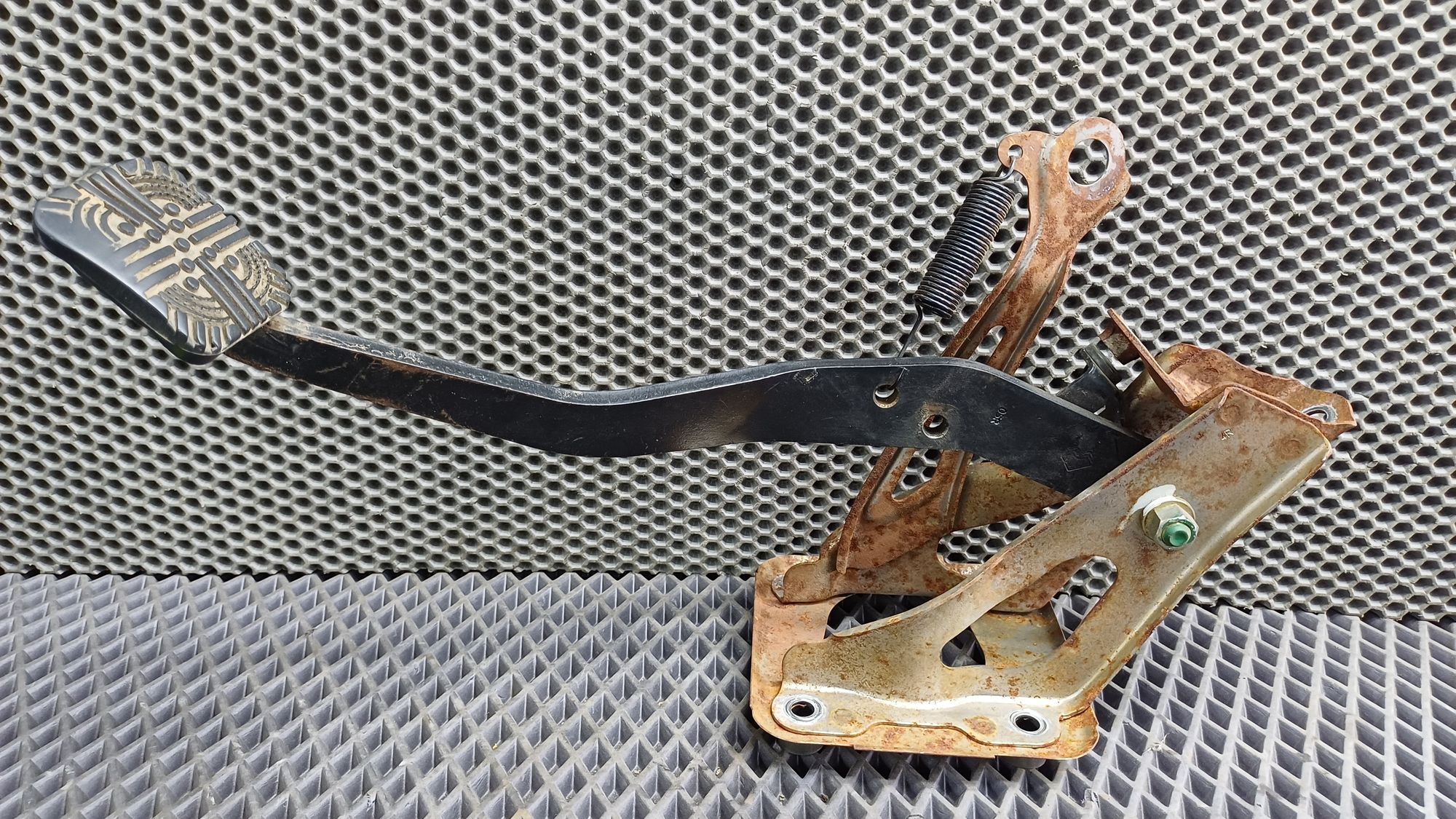 Б/У Педаль тормоза Toyota CARINA E 6 дорест. 1992—1996 1994 Зеленый, 890 рублей, Краснодар