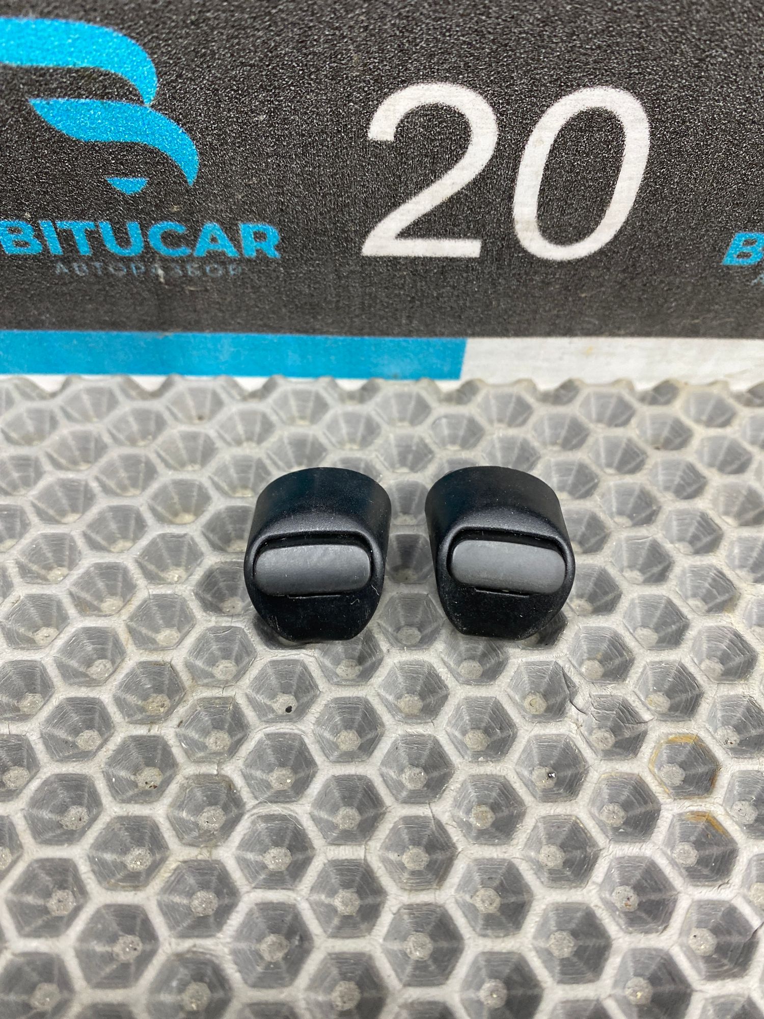 https://ycs.partsauto.market/partsauto-images/thmbs/userImages/c8f07ba63eb5b2f0f6006ea854bf8f7d/part/e7ad38d7-1d86-4753-a862-81a45de58d7d_1775223131161.jpg