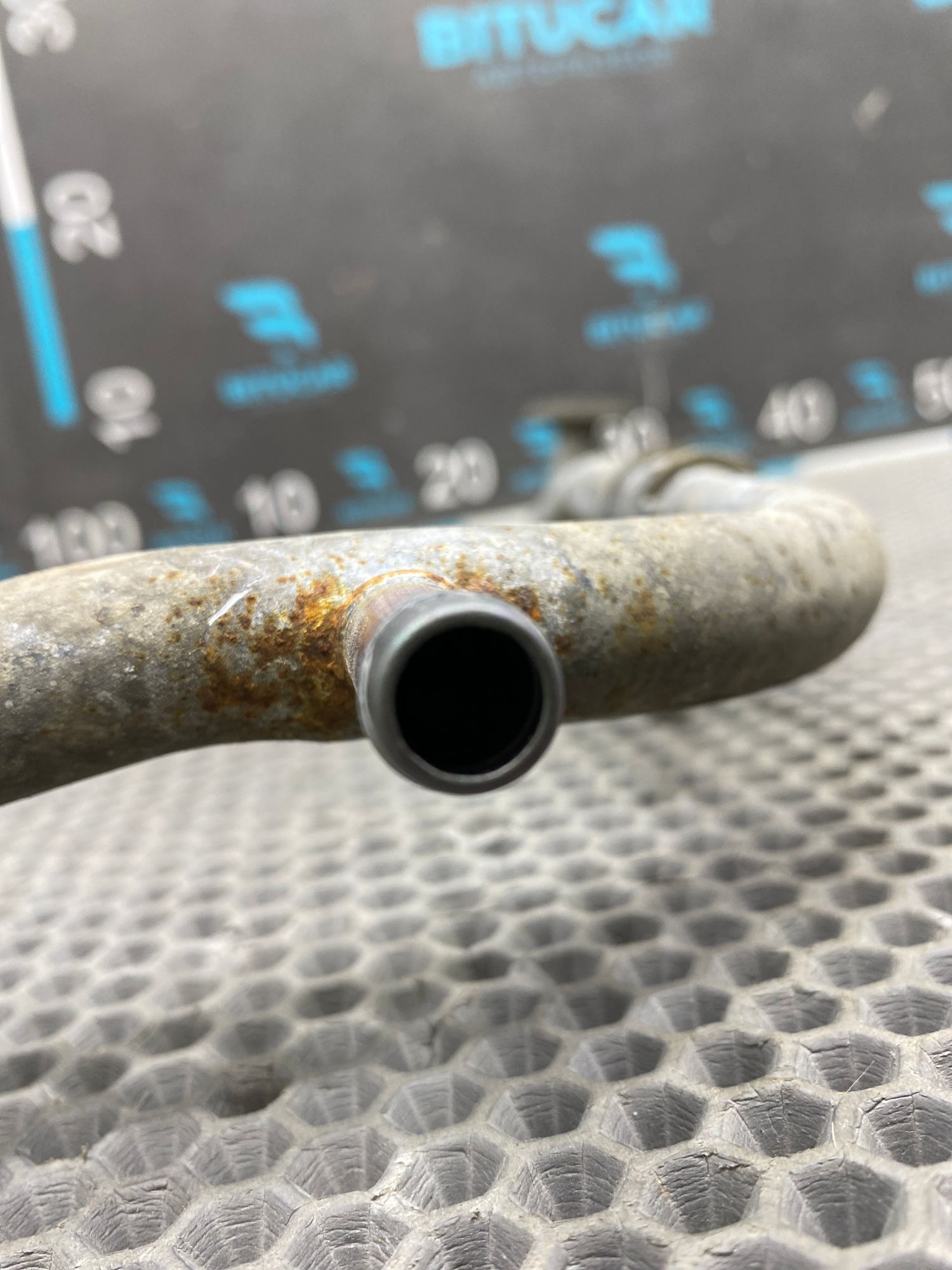 https://ycs.partsauto.market/partsauto-images/thmbs/userImages/c8f07ba63eb5b2f0f6006ea854bf8f7d/part/e7c84b74-7400-4ebf-8572-8ec39add5a70_1777389032710.jpg