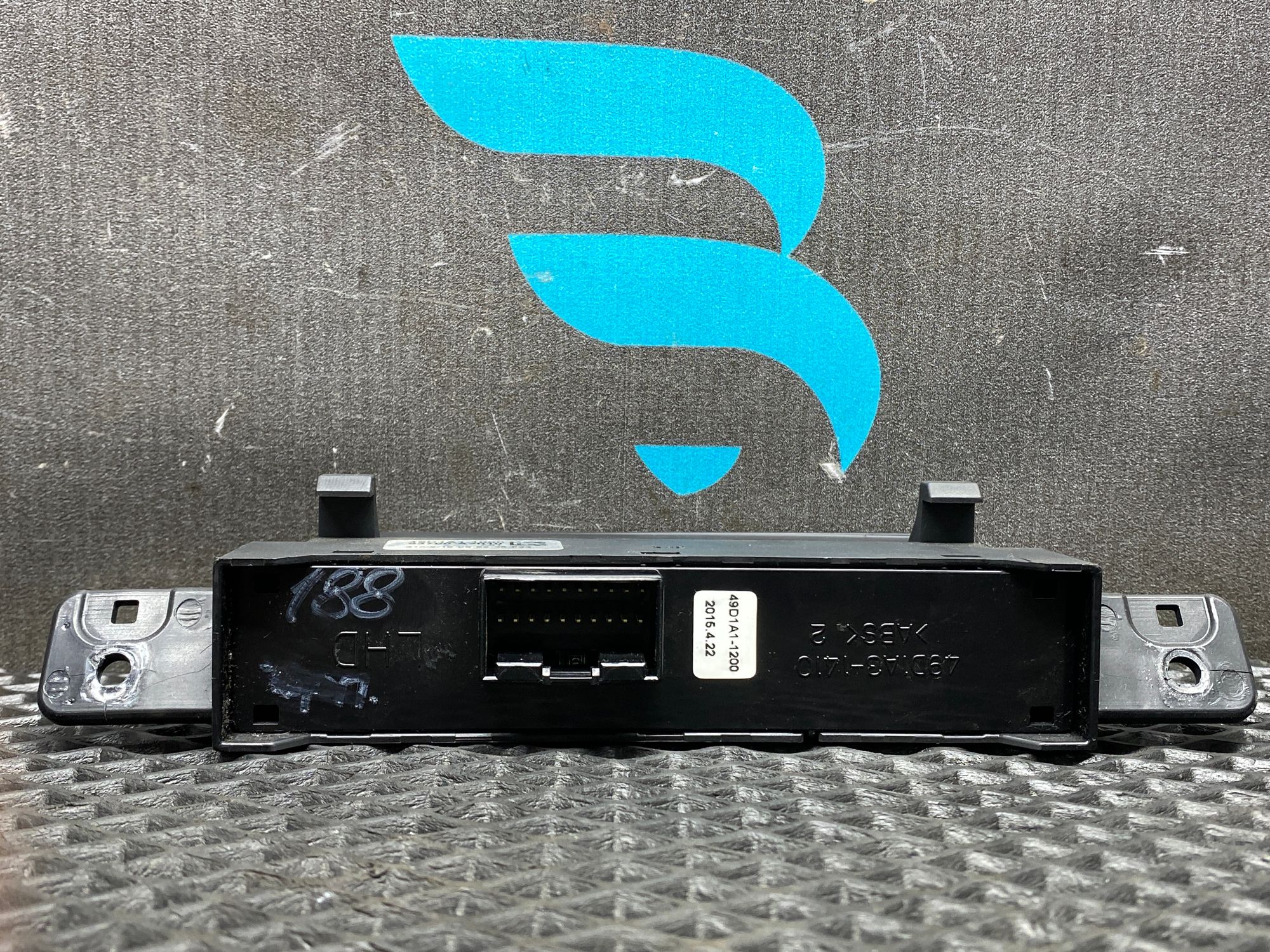 https://ycs.partsauto.market/partsauto-images/thmbs/userImages/c8f07ba63eb5b2f0f6006ea854bf8f7d/part/e802b42f-85f6-45c6-983e-cb8435d23715_1777291266370.jpg