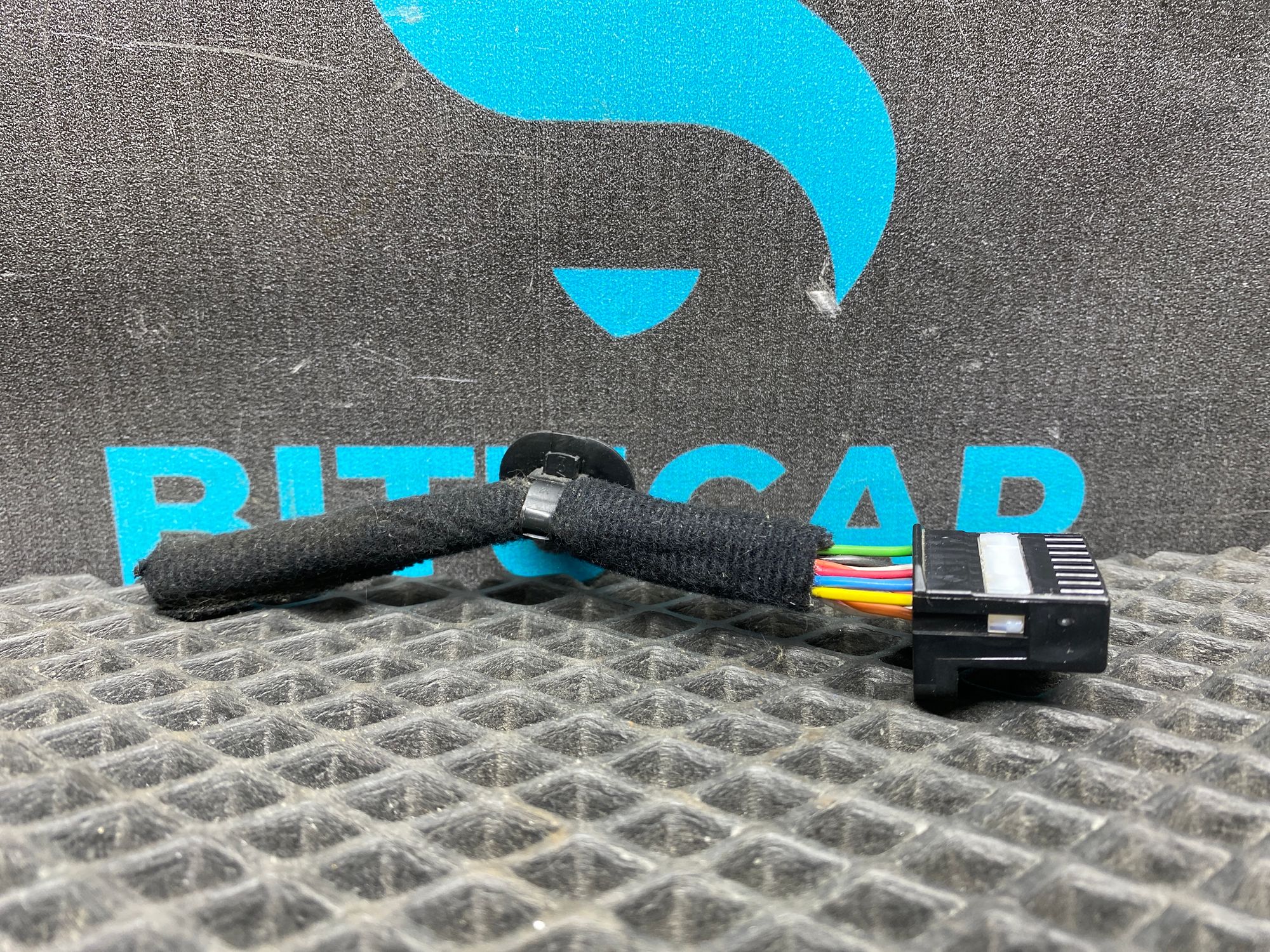 https://ycs.partsauto.market/partsauto-images/thmbs/userImages/c8f07ba63eb5b2f0f6006ea854bf8f7d/part/e82d8325-328d-49bb-8ec8-af7192b8e6ba_1776927785637.jpg