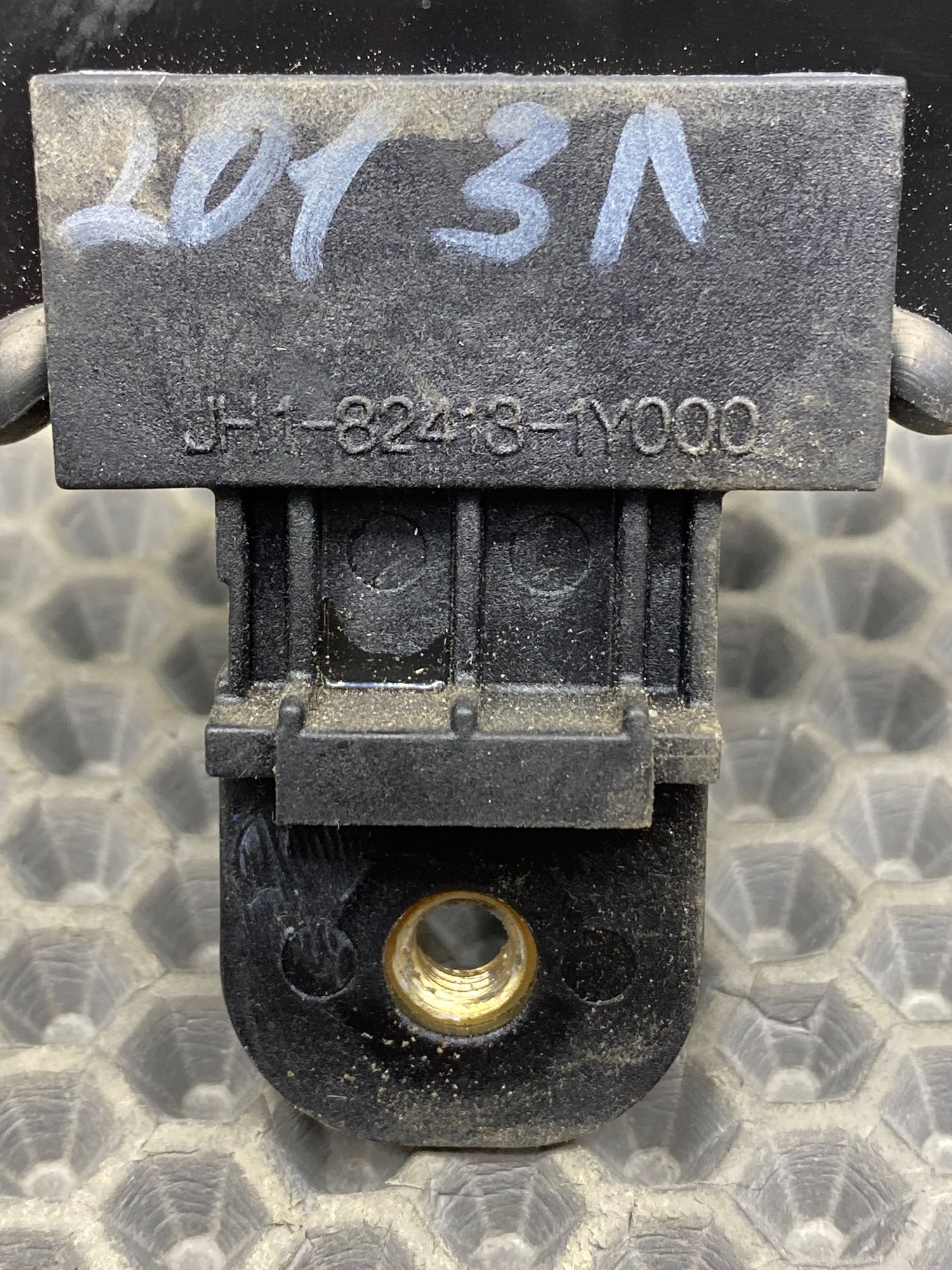 https://ycs.partsauto.market/partsauto-images/thmbs/userImages/c8f07ba63eb5b2f0f6006ea854bf8f7d/part/e8596a3f-d0cd-469f-8749-fccc44a034e1_1777045071943.jpg
