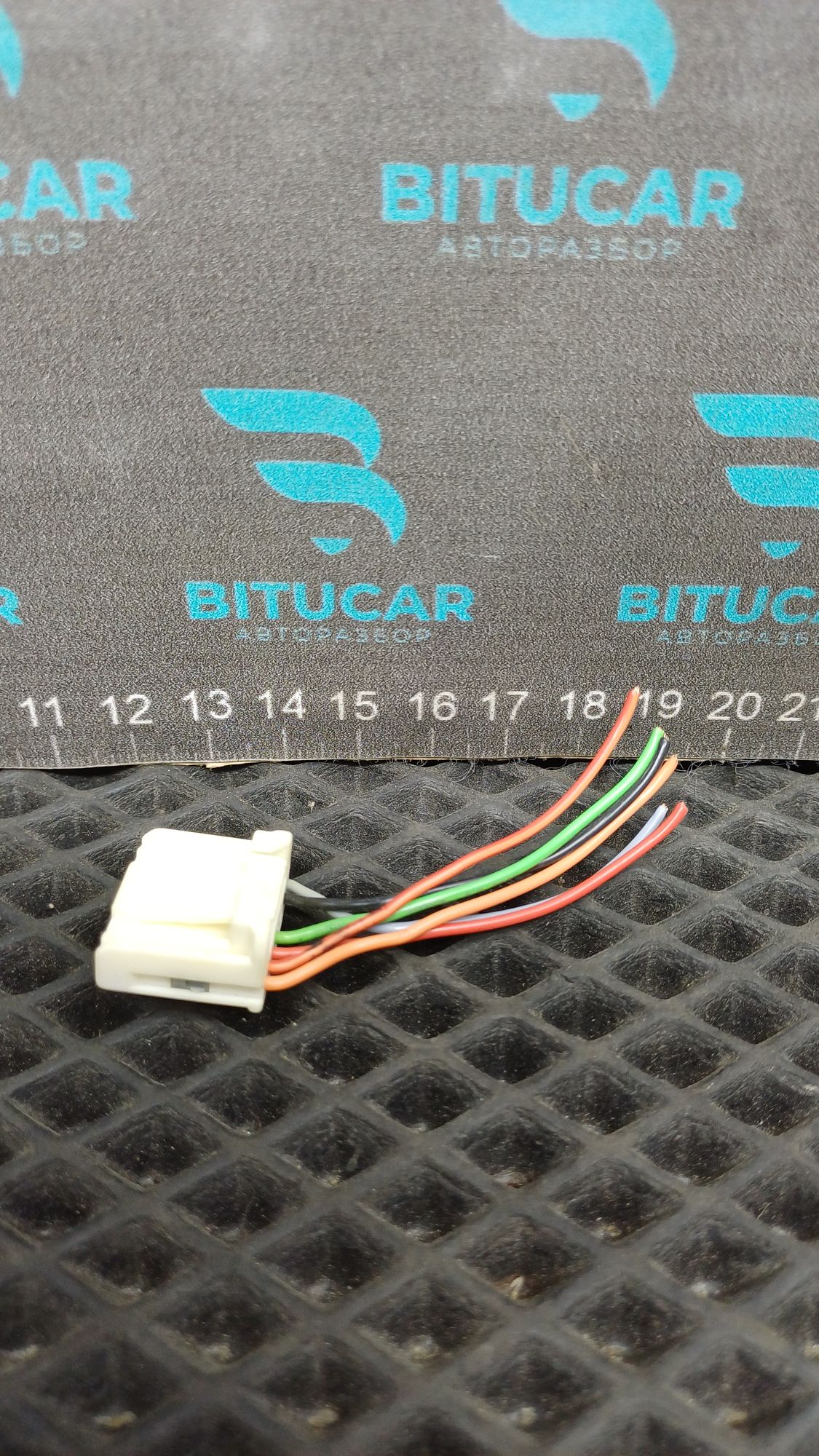 https://ycs.partsauto.market/partsauto-images/thmbs/userImages/c8f07ba63eb5b2f0f6006ea854bf8f7d/part/e8f7b204-accb-4f88-a7c3-b0aa650d21aa_1777537586647.jpg