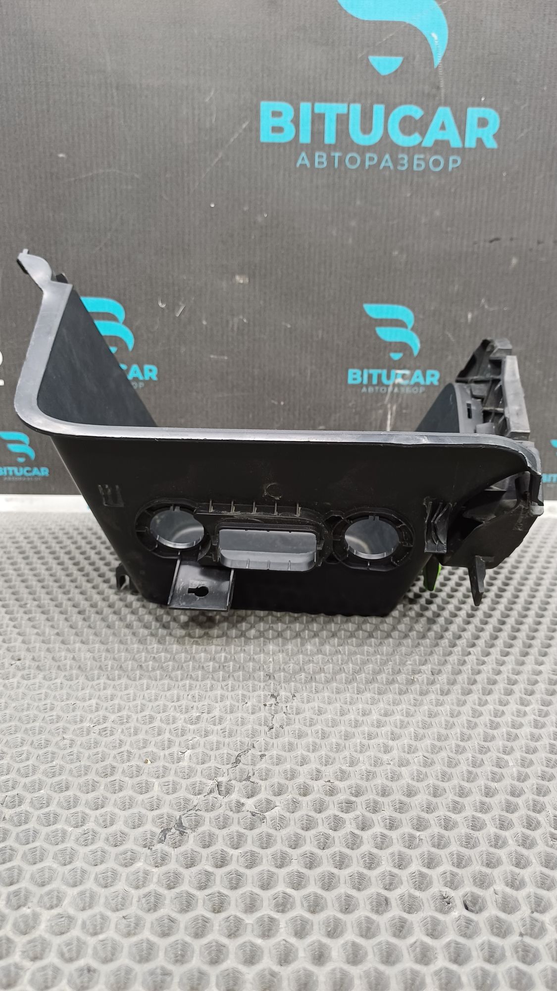 https://ycs.partsauto.market/partsauto-images/thmbs/userImages/c8f07ba63eb5b2f0f6006ea854bf8f7d/part/e954caa7-37df-4b17-a429-0c84a718f6fc_1776320042420.jpg