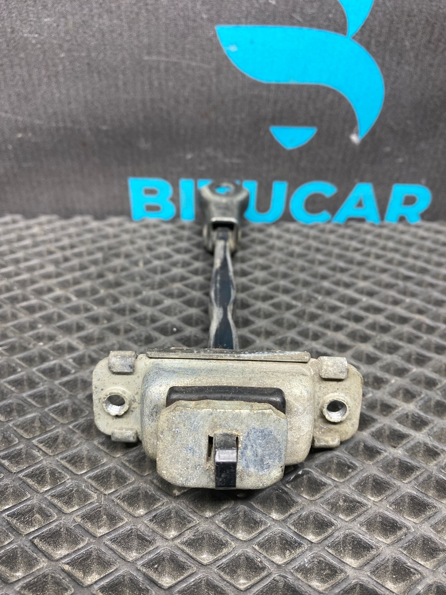 https://ycs.partsauto.market/partsauto-images/thmbs/userImages/c8f07ba63eb5b2f0f6006ea854bf8f7d/part/e969aed2-5e1b-40c8-8852-38a85833e551_1776854394534.jpg