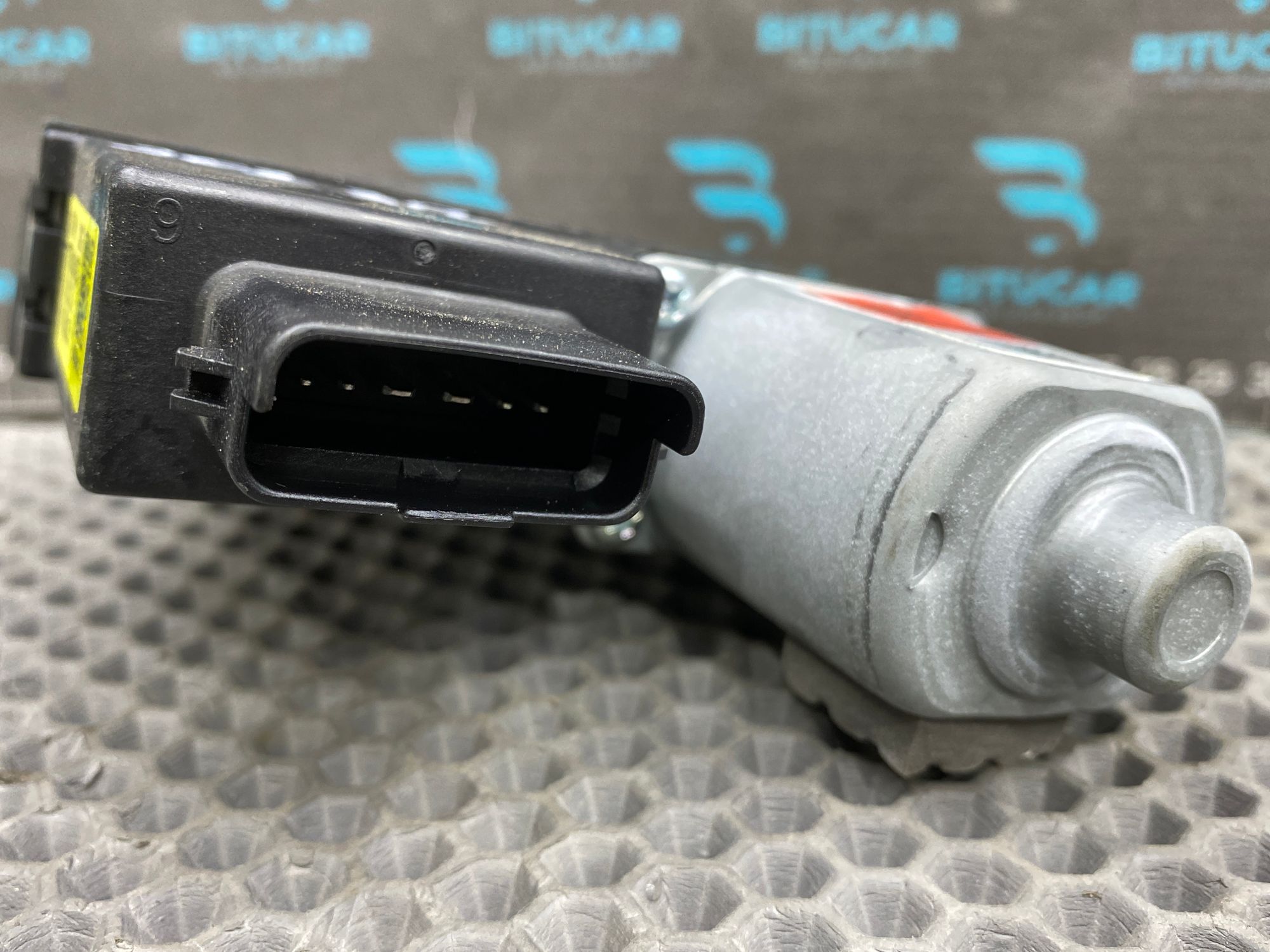 https://ycs.partsauto.market/partsauto-images/thmbs/userImages/c8f07ba63eb5b2f0f6006ea854bf8f7d/part/e975be44-59ab-47d8-b84f-4ed5bf7cbc4d_1777645637301.jpg