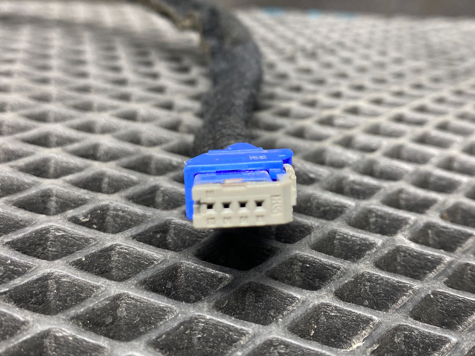 https://ycs.partsauto.market/partsauto-images/thmbs/userImages/c8f07ba63eb5b2f0f6006ea854bf8f7d/part/e9cbadfa-319e-49ed-846e-69a68994fe72_1777726086937.jpg