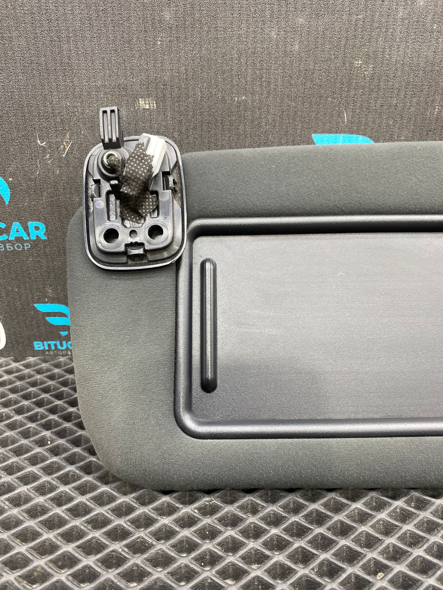 https://ycs.partsauto.market/partsauto-images/thmbs/userImages/c8f07ba63eb5b2f0f6006ea854bf8f7d/part/e9cd9d9d-b86f-4b51-9b72-36ed9fe7b292_1777792322293.jpg
