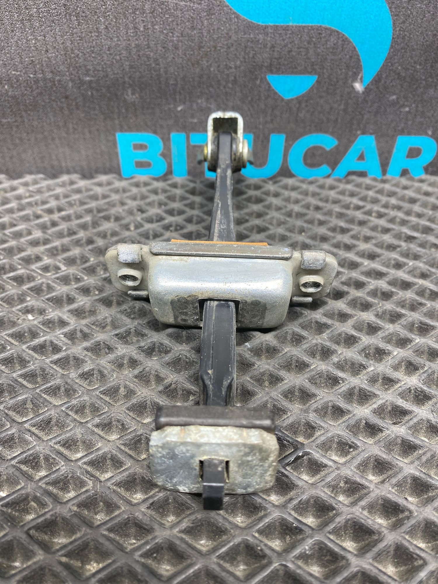 https://ycs.partsauto.market/partsauto-images/thmbs/userImages/c8f07ba63eb5b2f0f6006ea854bf8f7d/part/e9d45639-8e30-483d-9ebb-2009ff67b627_1776854182625.jpg