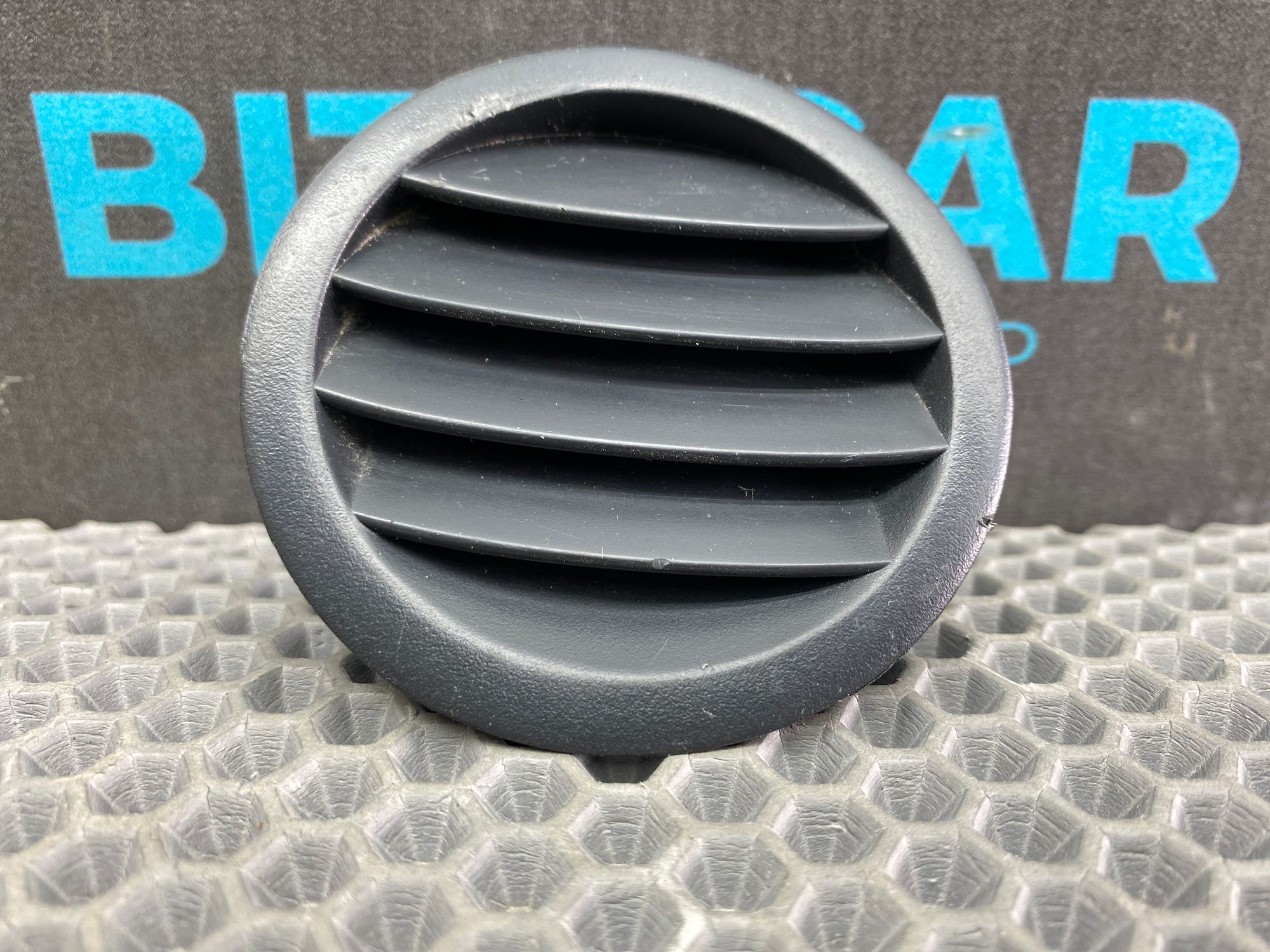 https://ycs.partsauto.market/partsauto-images/thmbs/userImages/c8f07ba63eb5b2f0f6006ea854bf8f7d/part/ea5112b4-985f-493c-9f05-31652626e19c_1777537538682.jpg