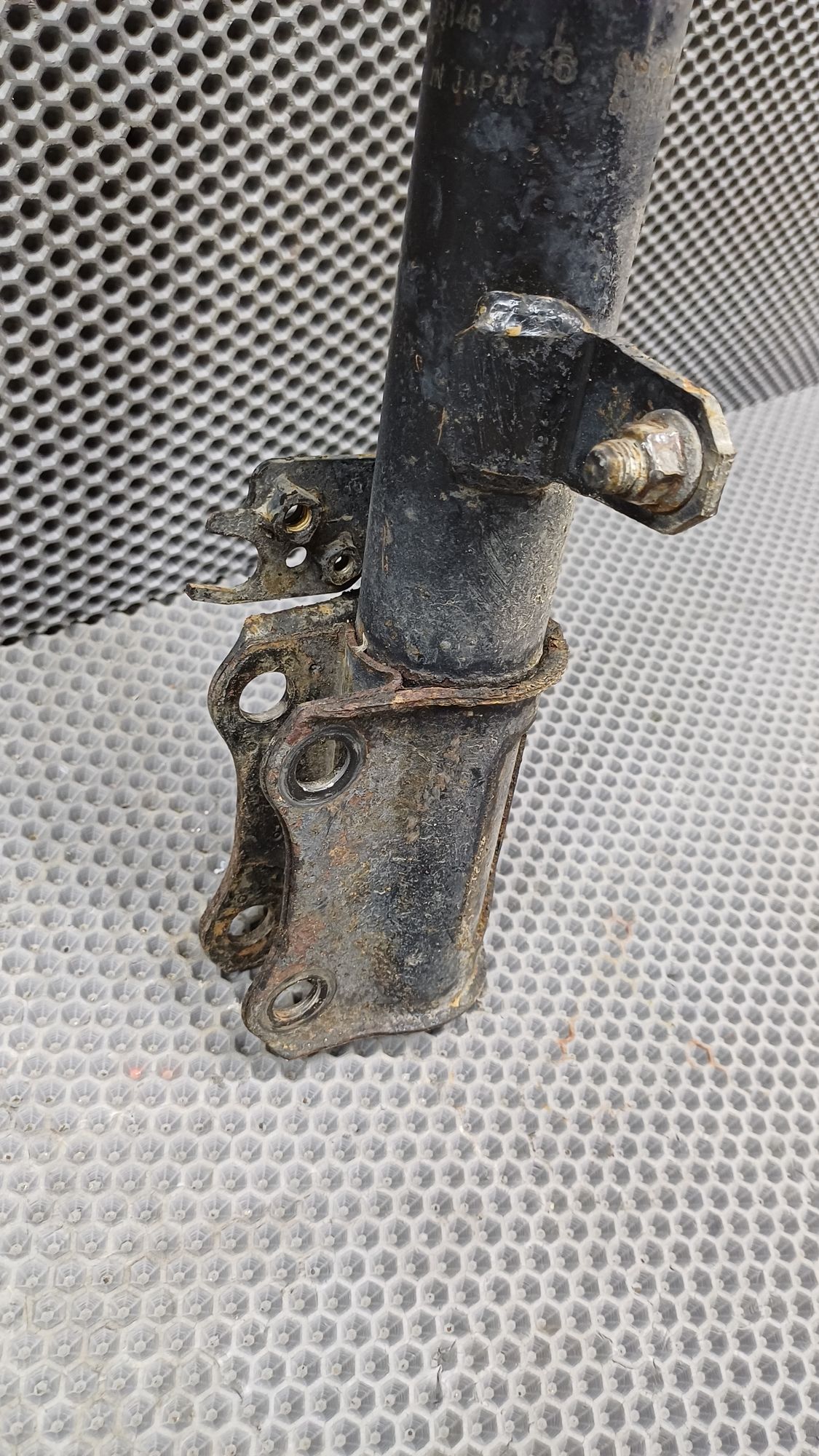 Б/У Амортизатор задний левый в сборе с пружиной Toyota CARINA E 6 дорест. 1992—1996 1994 Зеленый, 2490 рублей, Краснодар