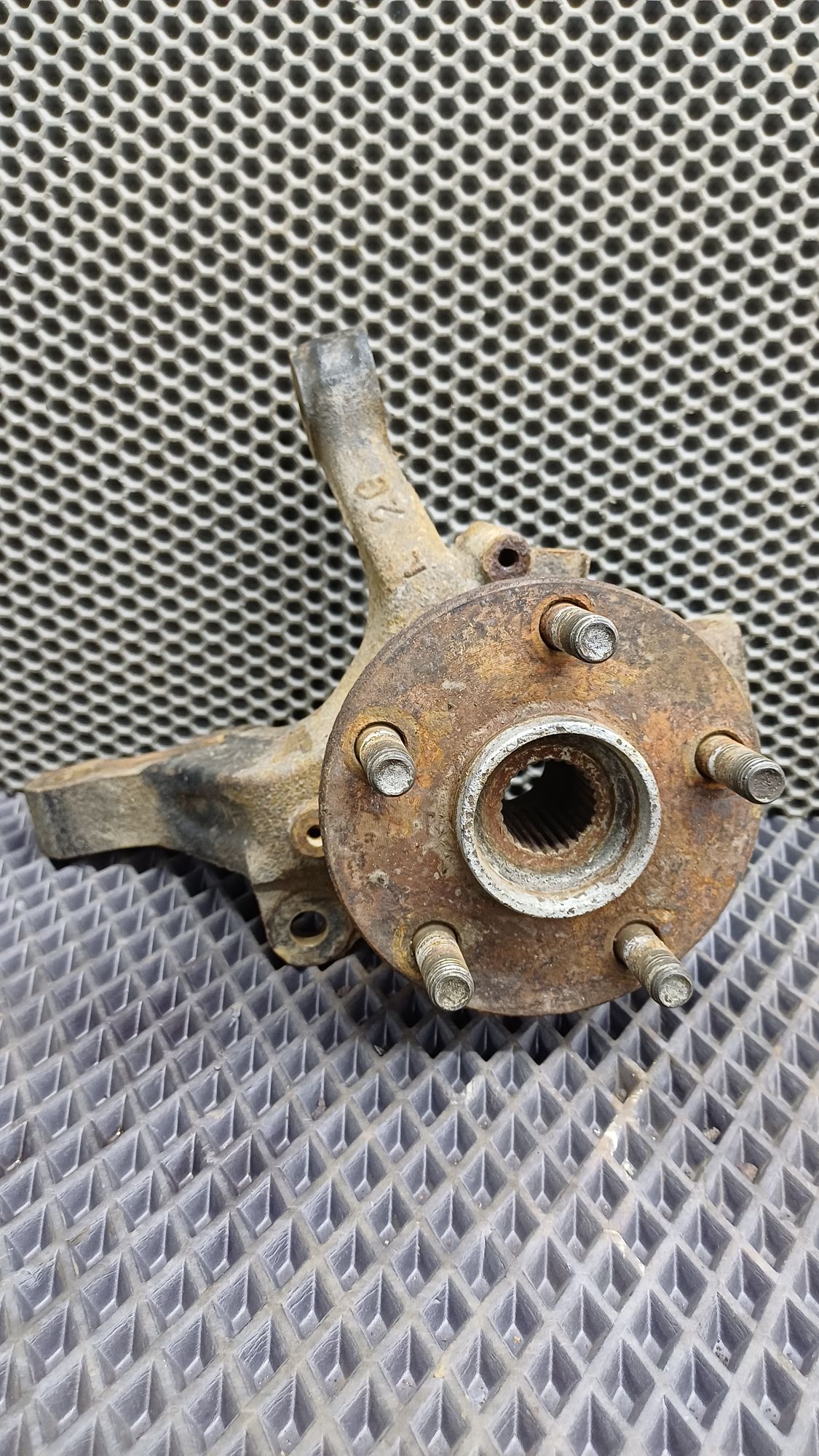 Б/У Поворотный кулак правый Toyota CARINA E 6 дорест. 1992—1996 1994 Зеленый, 1990 рублей, Краснодар