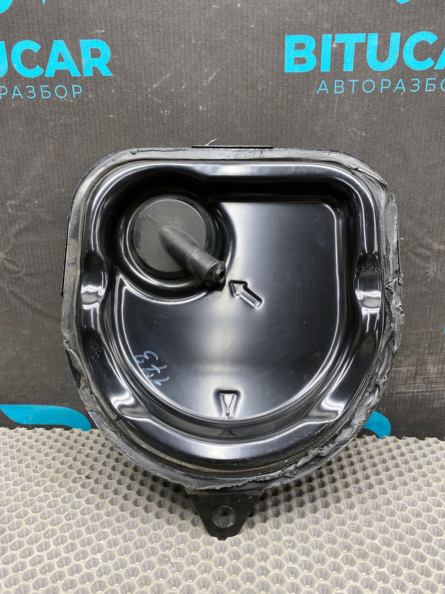 https://ycs.partsauto.market/partsauto-images/thmbs/userImages/c8f07ba63eb5b2f0f6006ea854bf8f7d/part/ea884c01-d317-4772-91b3-5441cf463a84_1777028681431.jpg