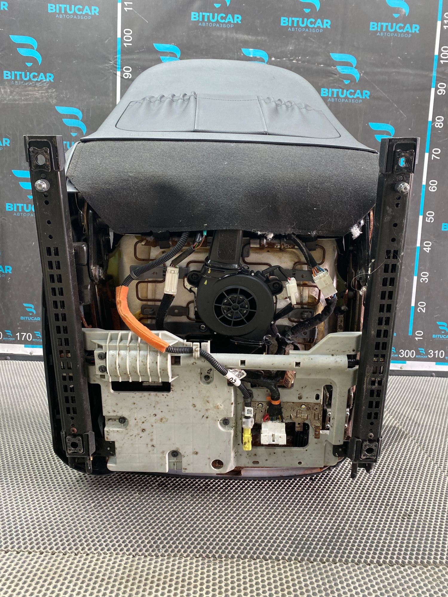https://ycs.partsauto.market/partsauto-images/thmbs/userImages/c8f07ba63eb5b2f0f6006ea854bf8f7d/part/ea92f847-e130-474b-bc99-fa4601065984_1777455057448.jpg