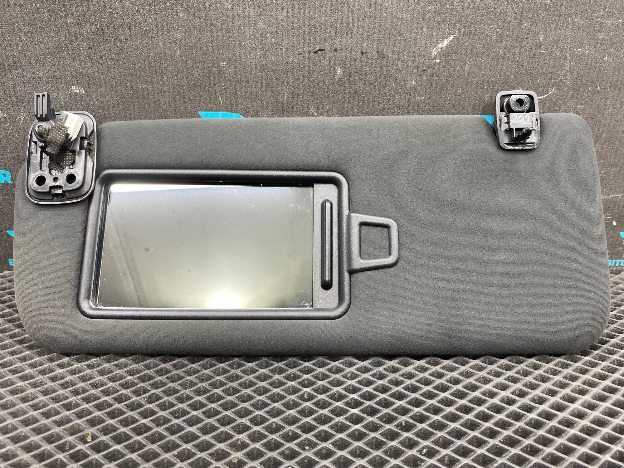 https://ycs.partsauto.market/partsauto-images/thmbs/userImages/c8f07ba63eb5b2f0f6006ea854bf8f7d/part/eaa304dd-a2bf-491b-8d80-f26c443bb9fc_1777792319449.jpg