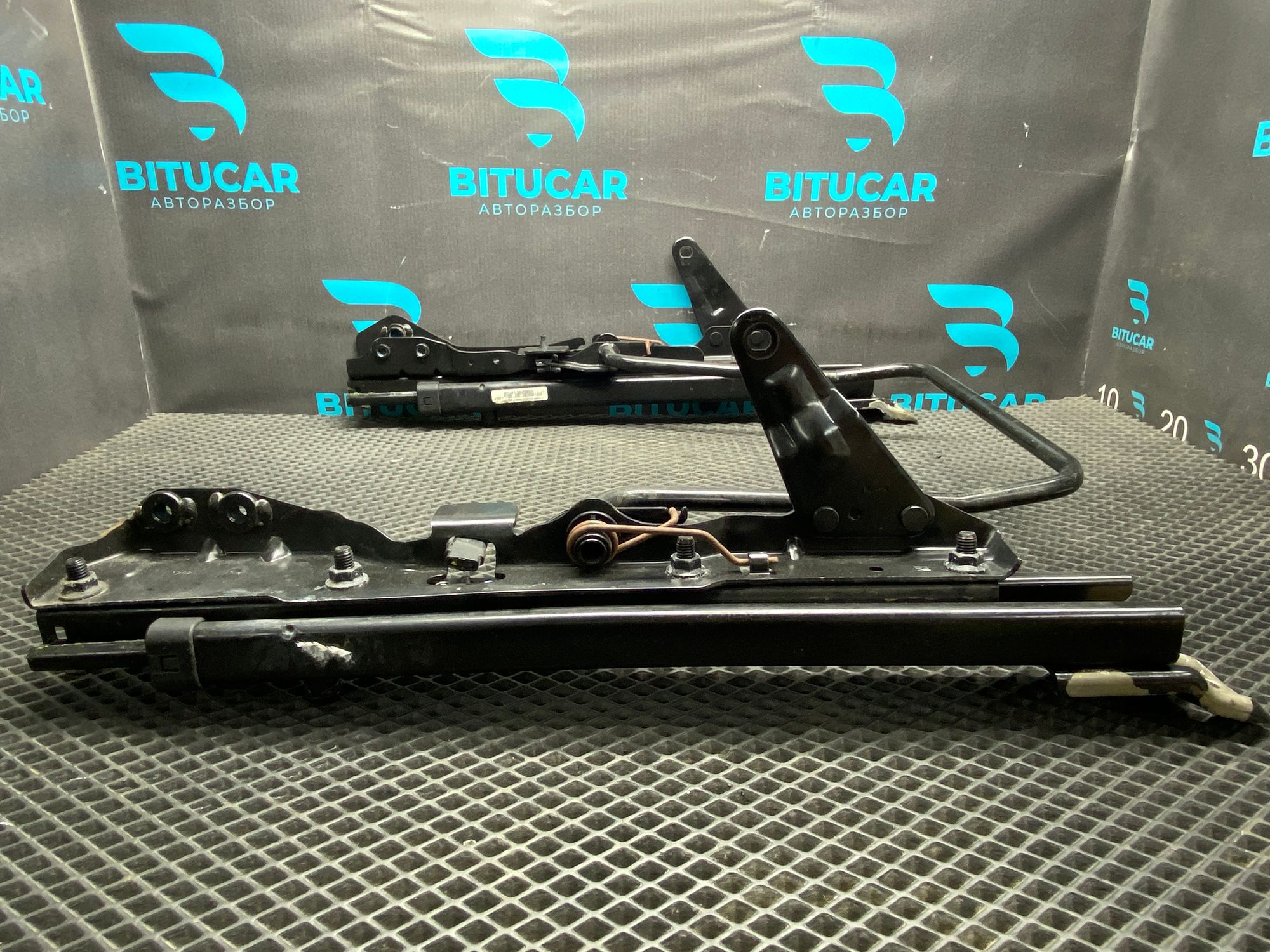 https://ycs.partsauto.market/partsauto-images/thmbs/userImages/c8f07ba63eb5b2f0f6006ea854bf8f7d/part/eb37e4fc-ed28-4a9a-b155-f71a15a6080c_1777037114574.jpg