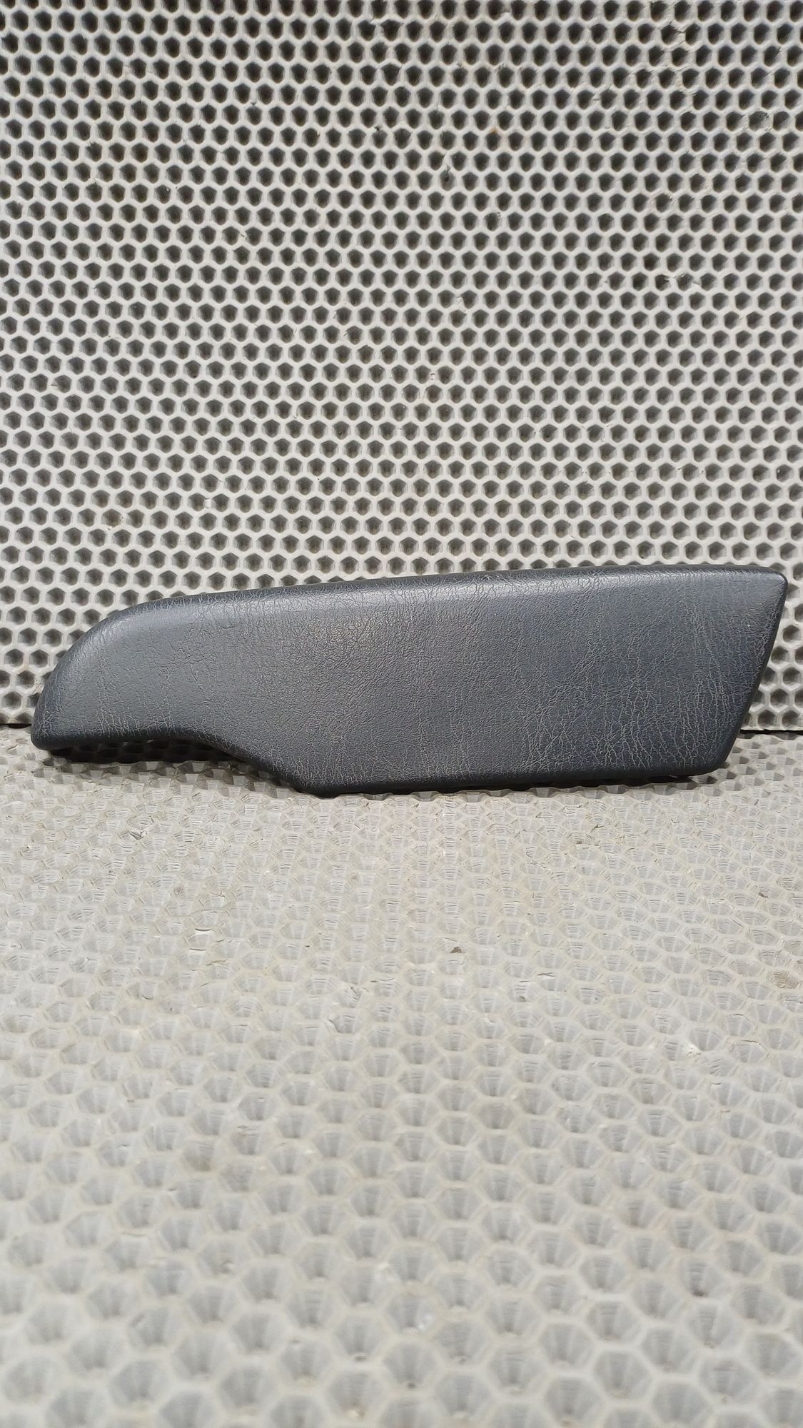 Б/У Накладка на внутреннюю ручку двери правая Toyota CARINA E 6 дорест. 1992—1996 1994 Зеленый, 499 рублей, Краснодар